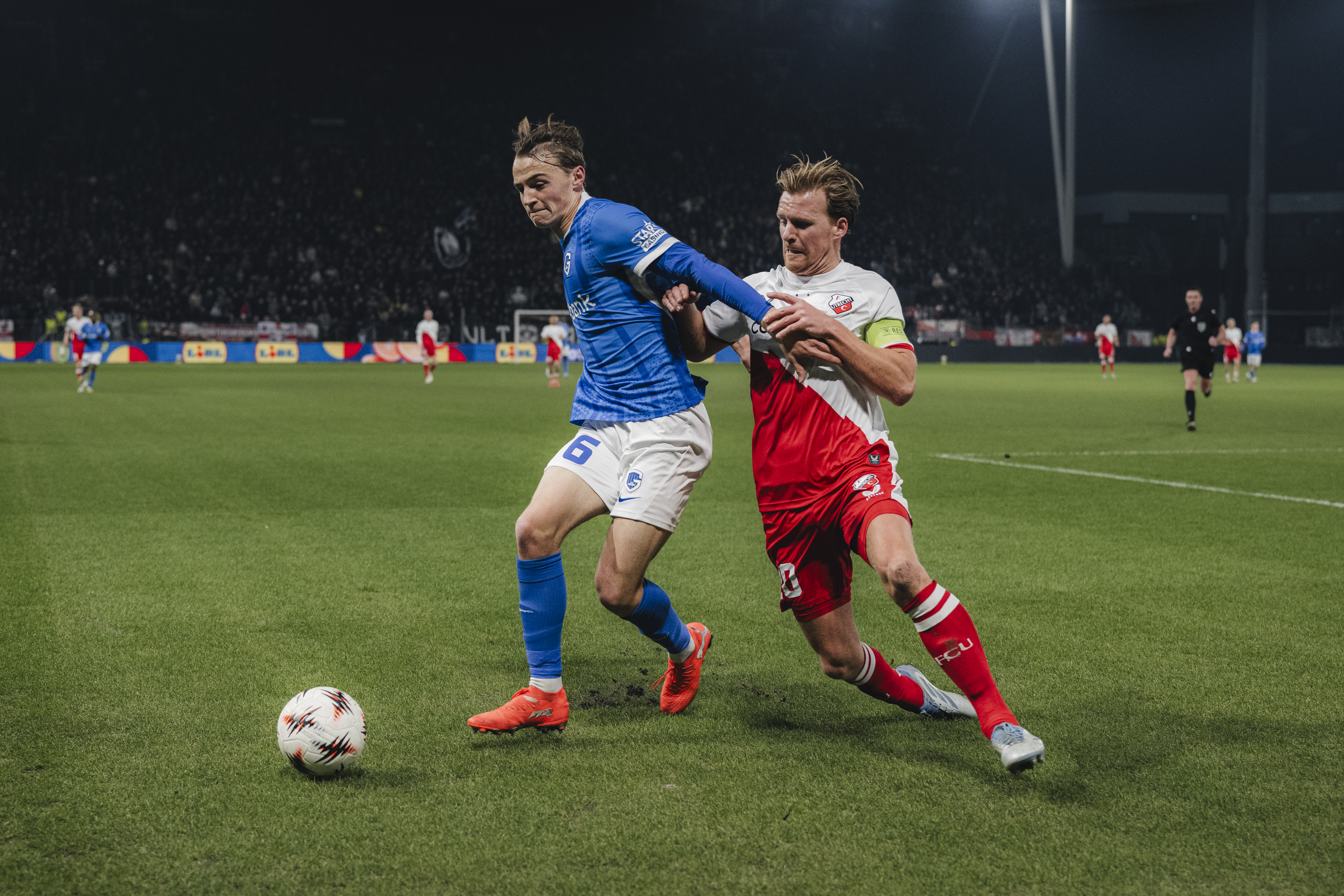 FC Utrecht verliest van KRC Genk