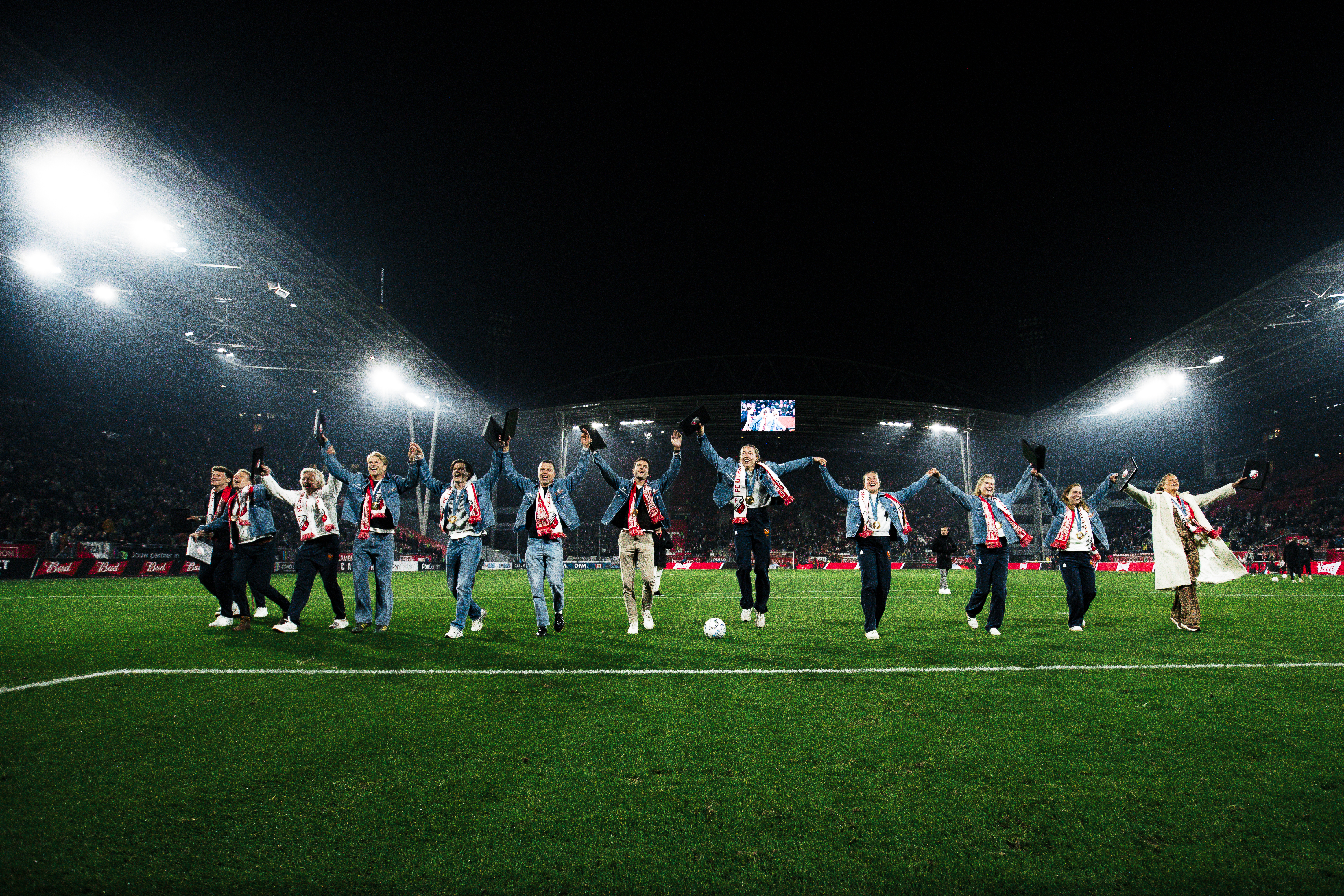 Utrechtse topsporters gehuldigd tijdens FC Utrecht – FC Volendam