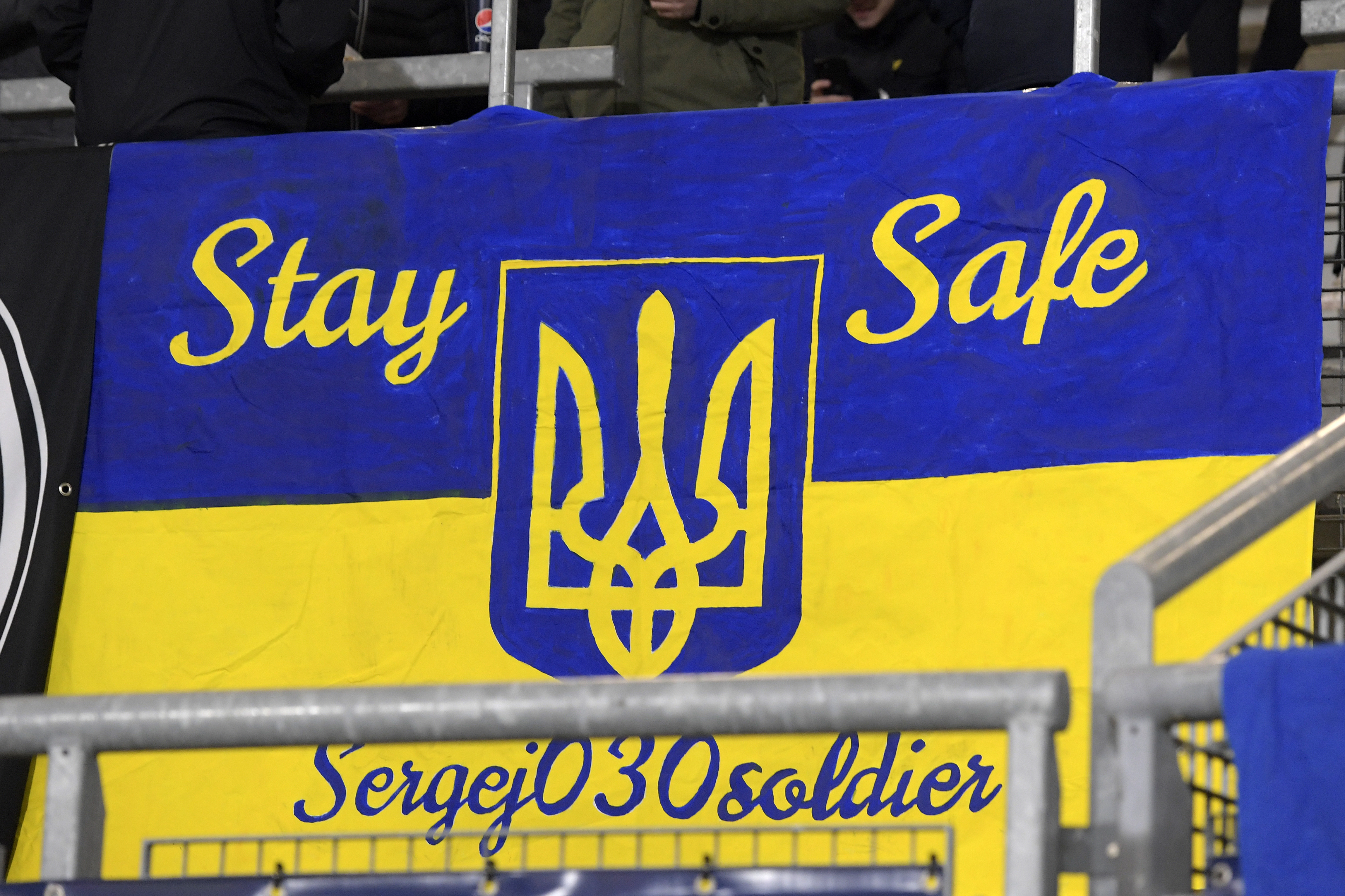 Supportersgroep start inzamelingsactie voor Oekraïense Sergej