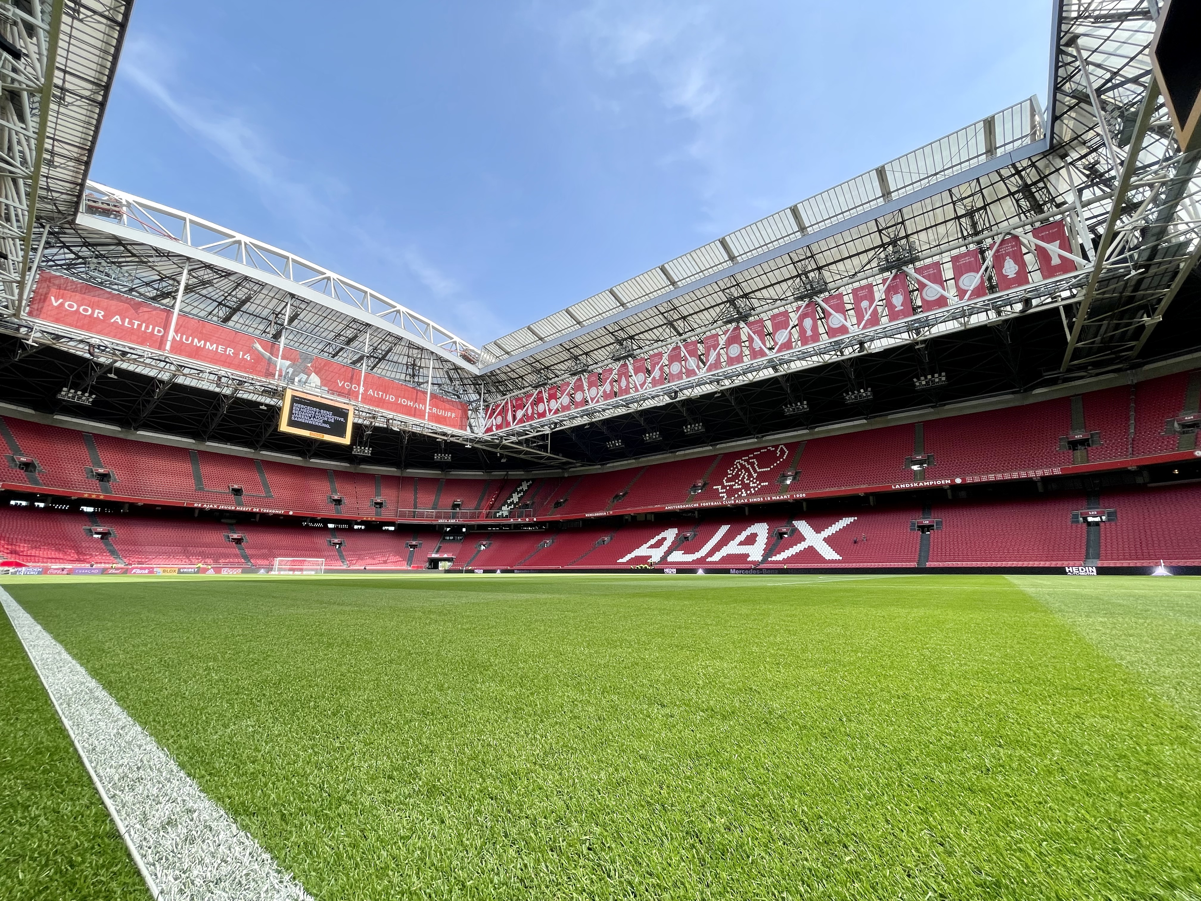 Ajax - FC Utrecht gaat zondag niet door