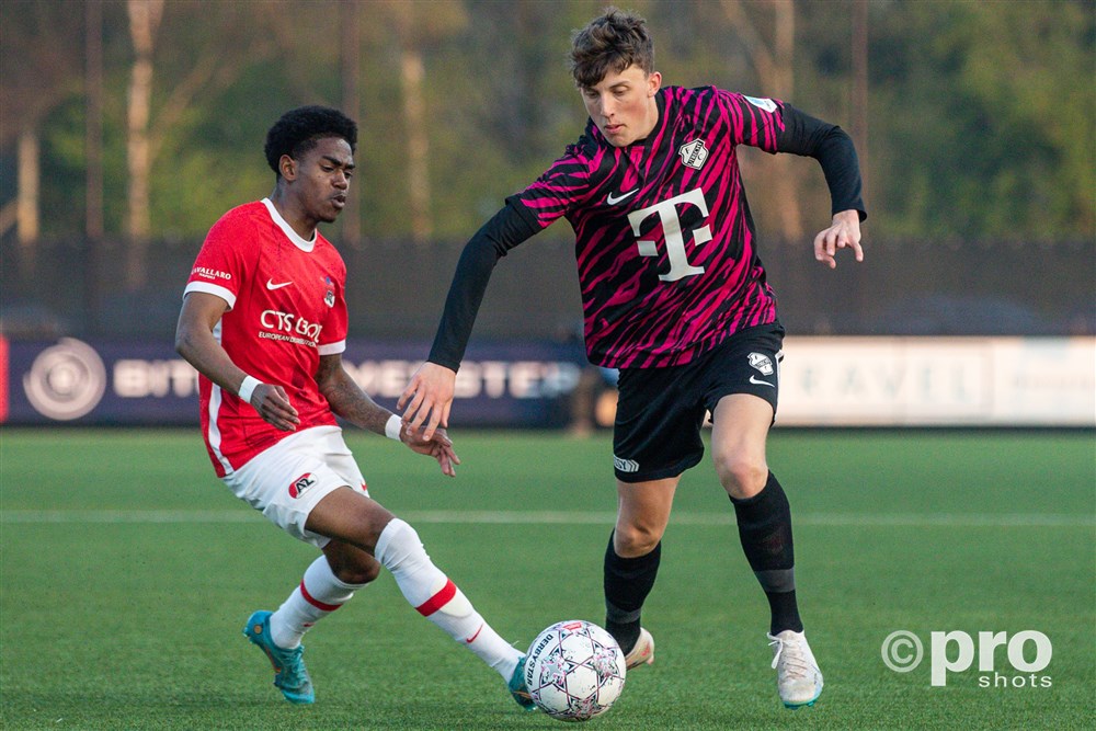 Beloftenploeg onderuit bij Jong AZ