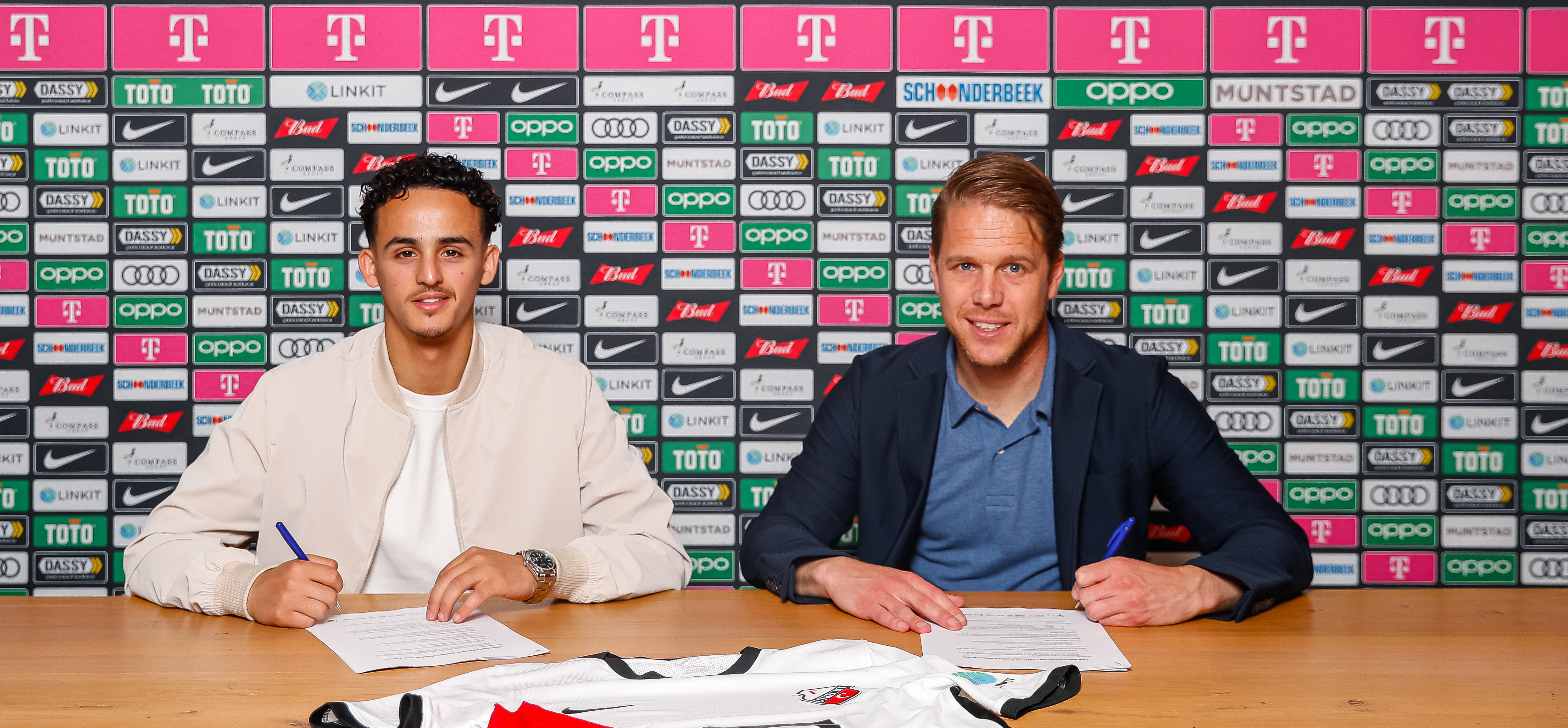 Achraf Boumenjal verlengt contract 