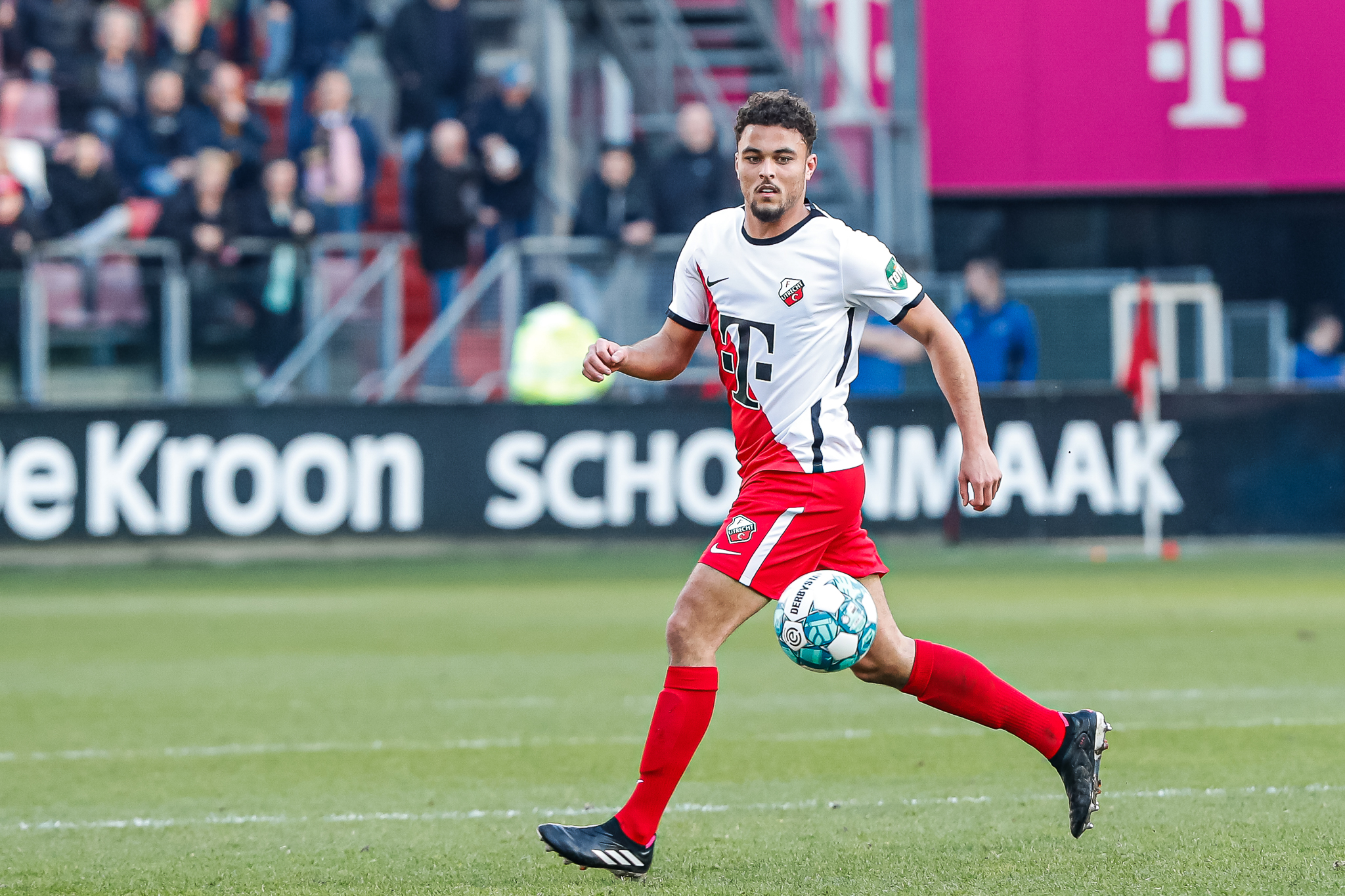 Ruben Kluivert vervolgt loopbaan bij FC Dordrecht