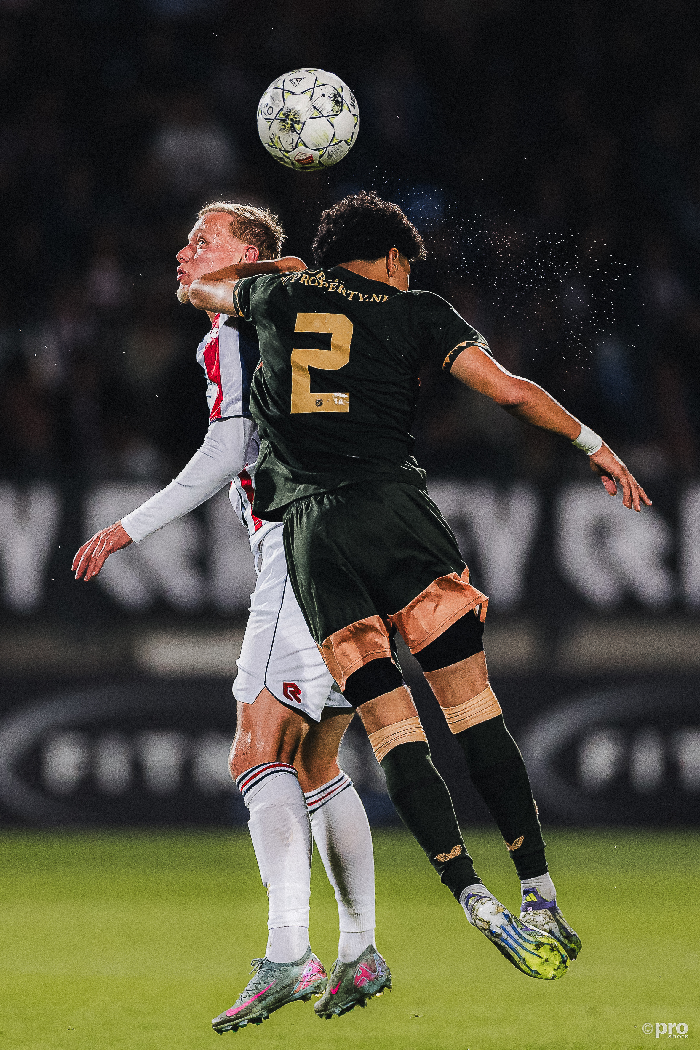 Jong FC Utrecht in slotfase onderuit in Tilburg