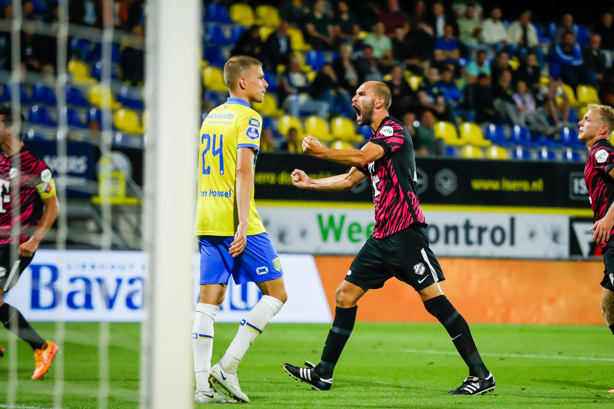 Dubbelslag van Bas Dost levert FC Utrecht punt op