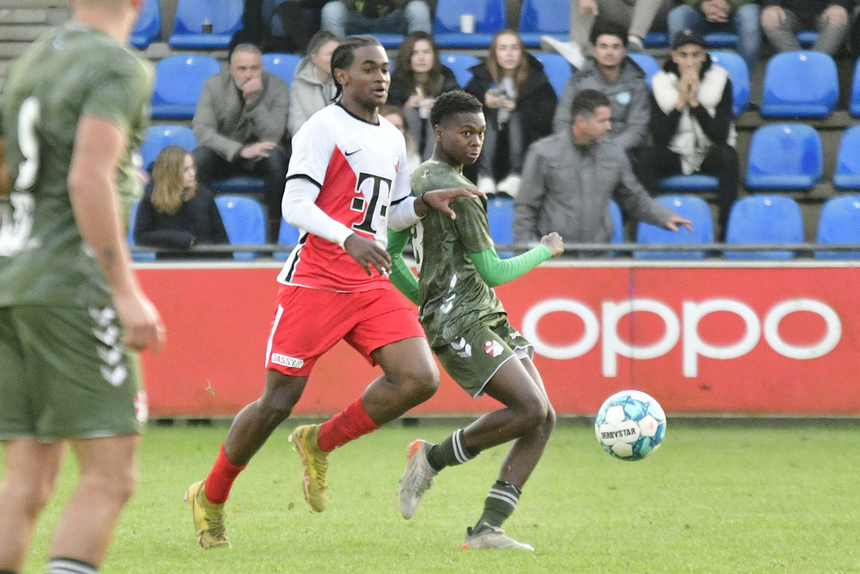 20221126 FCUO18 EMMO18 065