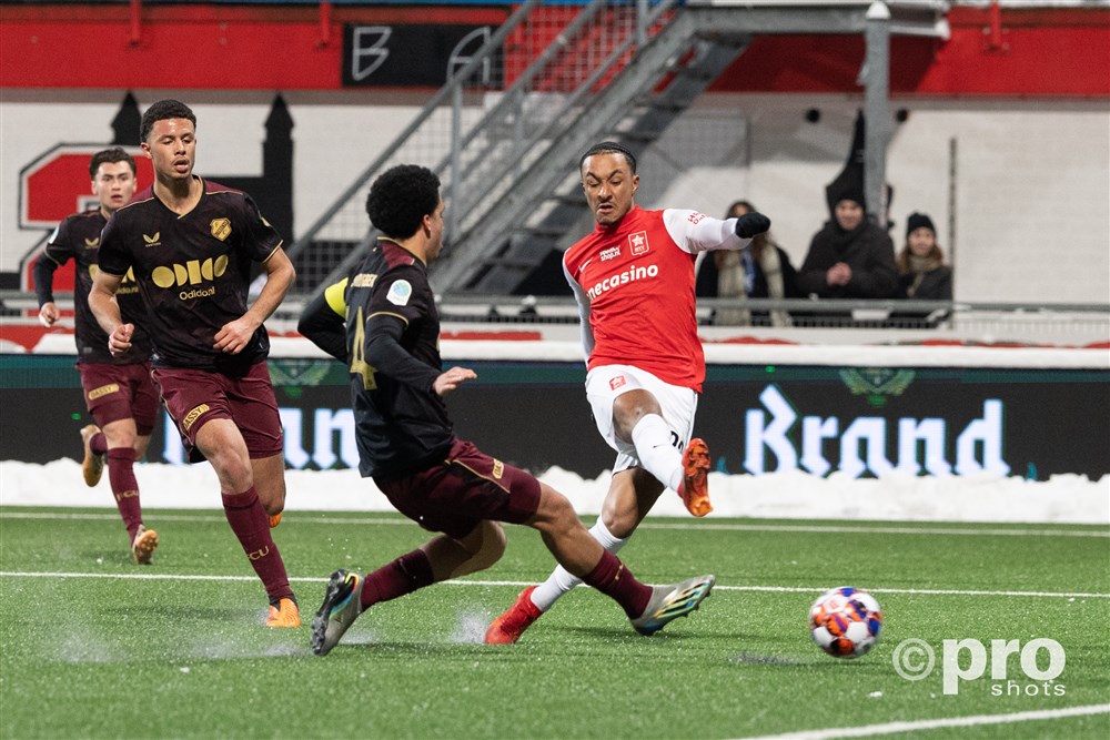 Beloftenploeg legt het af tegen MVV Maastricht
