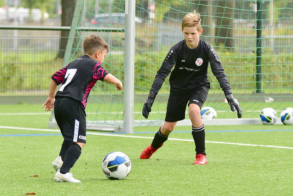 20220910 FCUO10 WORMO10 007