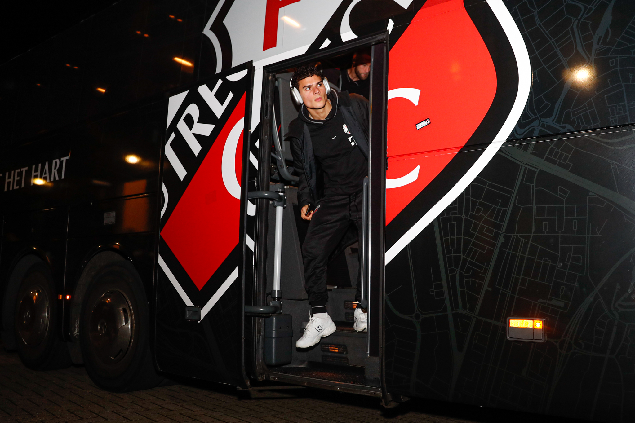 Pre Azutr Aankomst01