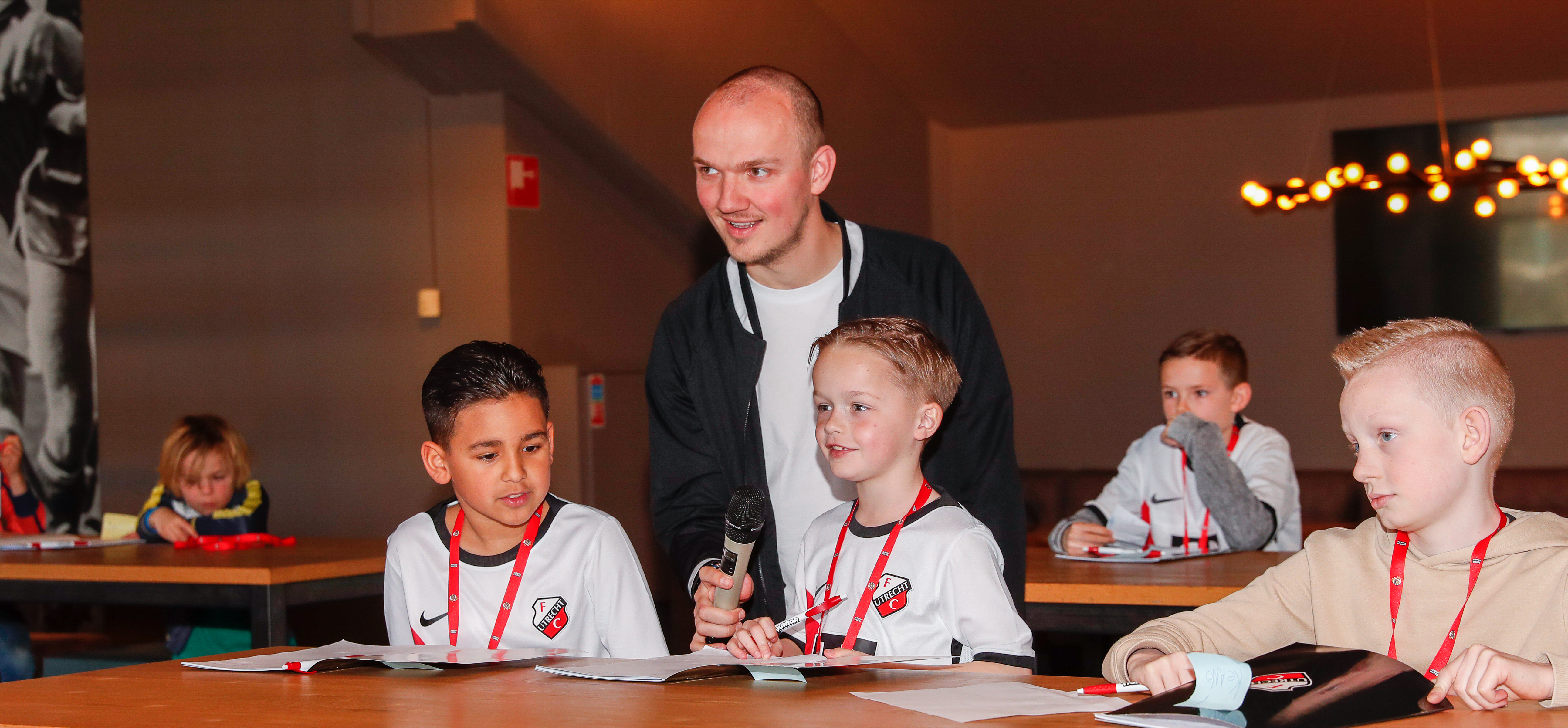 Junior Tigers aan het woord tijdens Kidspersconferentie powered by T-Mobile