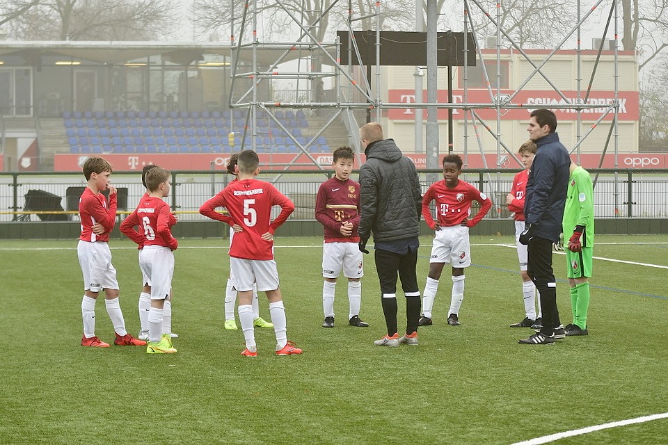 20211204 FCUO12 VOLO12 001