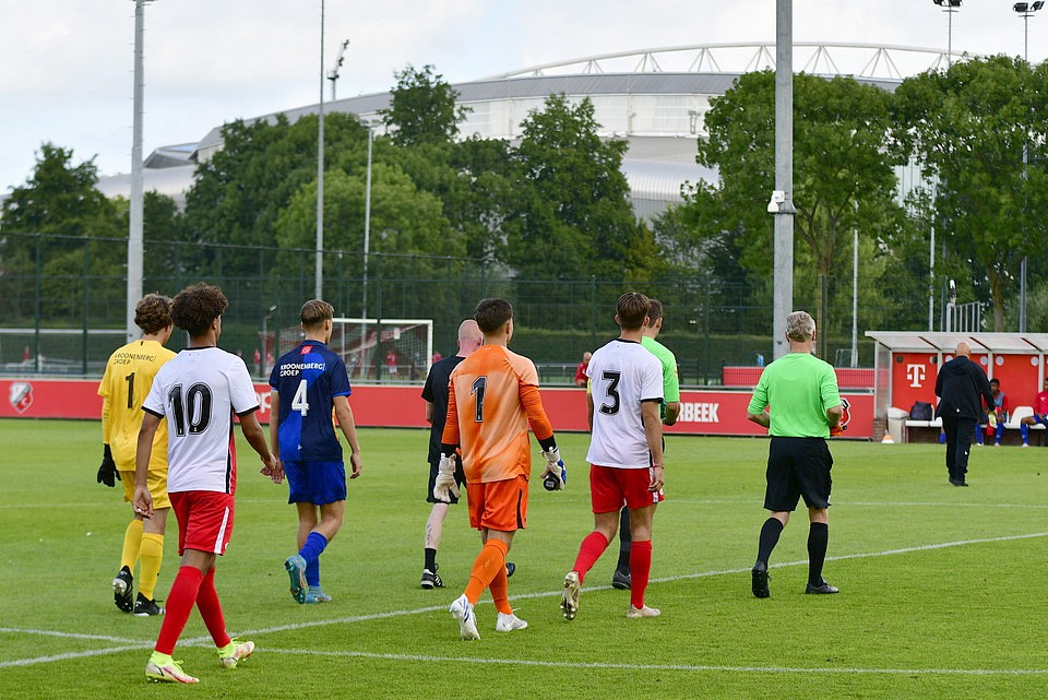 20220910 FCUO18 ALMO18 001