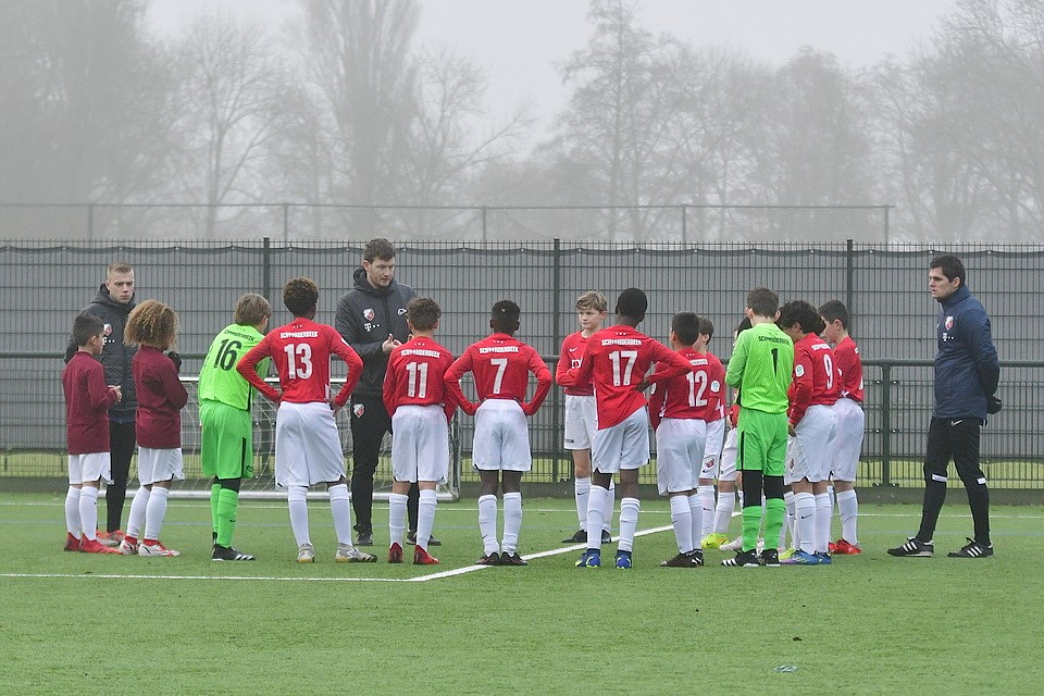 20211218 FCUO12 AJXO12 001