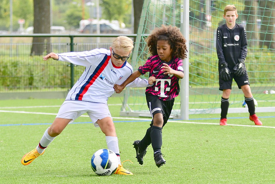 20220910 FCUO10 WORMO10 009