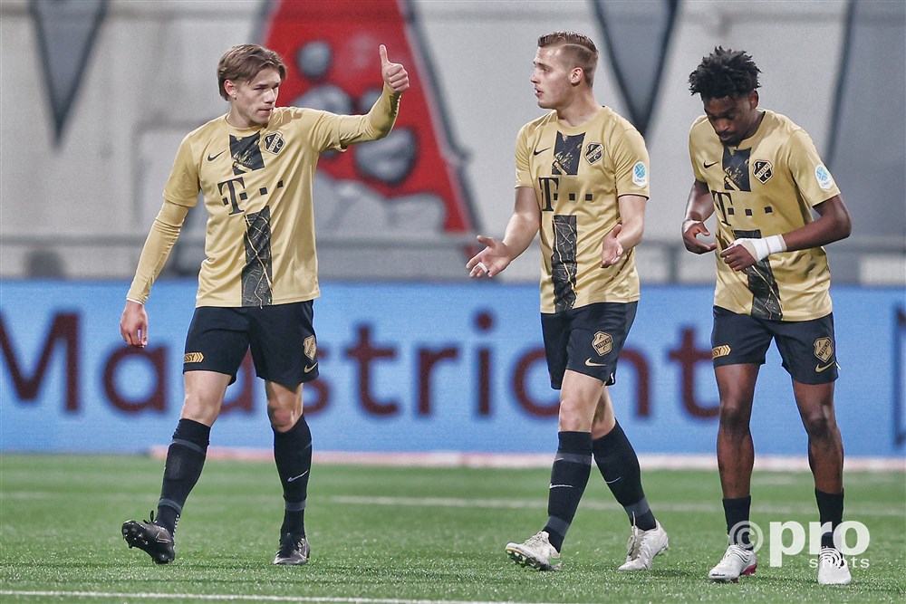 Copyright Proshots 16063540