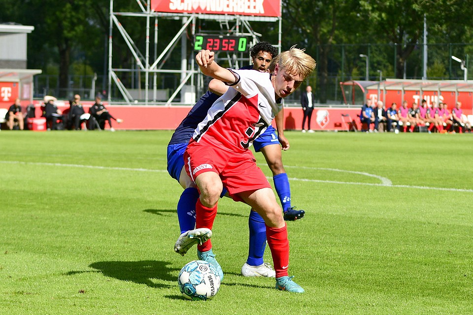 20220910 FCUO18 ALMO18 010