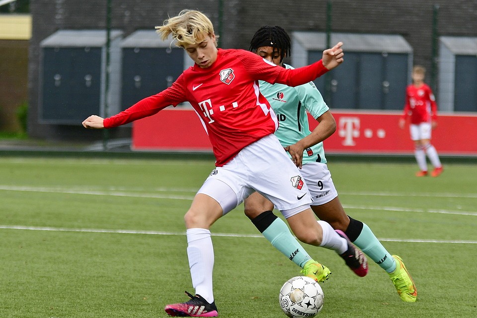 20211113 FCUO15 HELO15 006