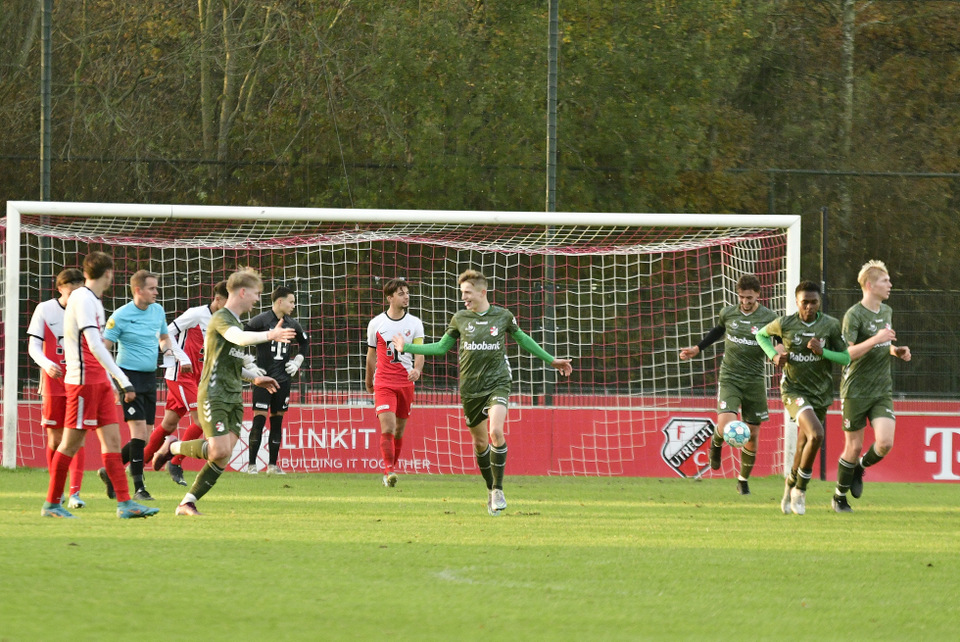 20221126 FCUO18 EMMO18 053