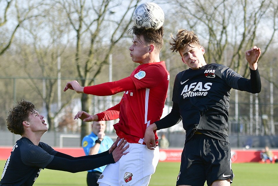 20220226 FCUO18 AZO18 012