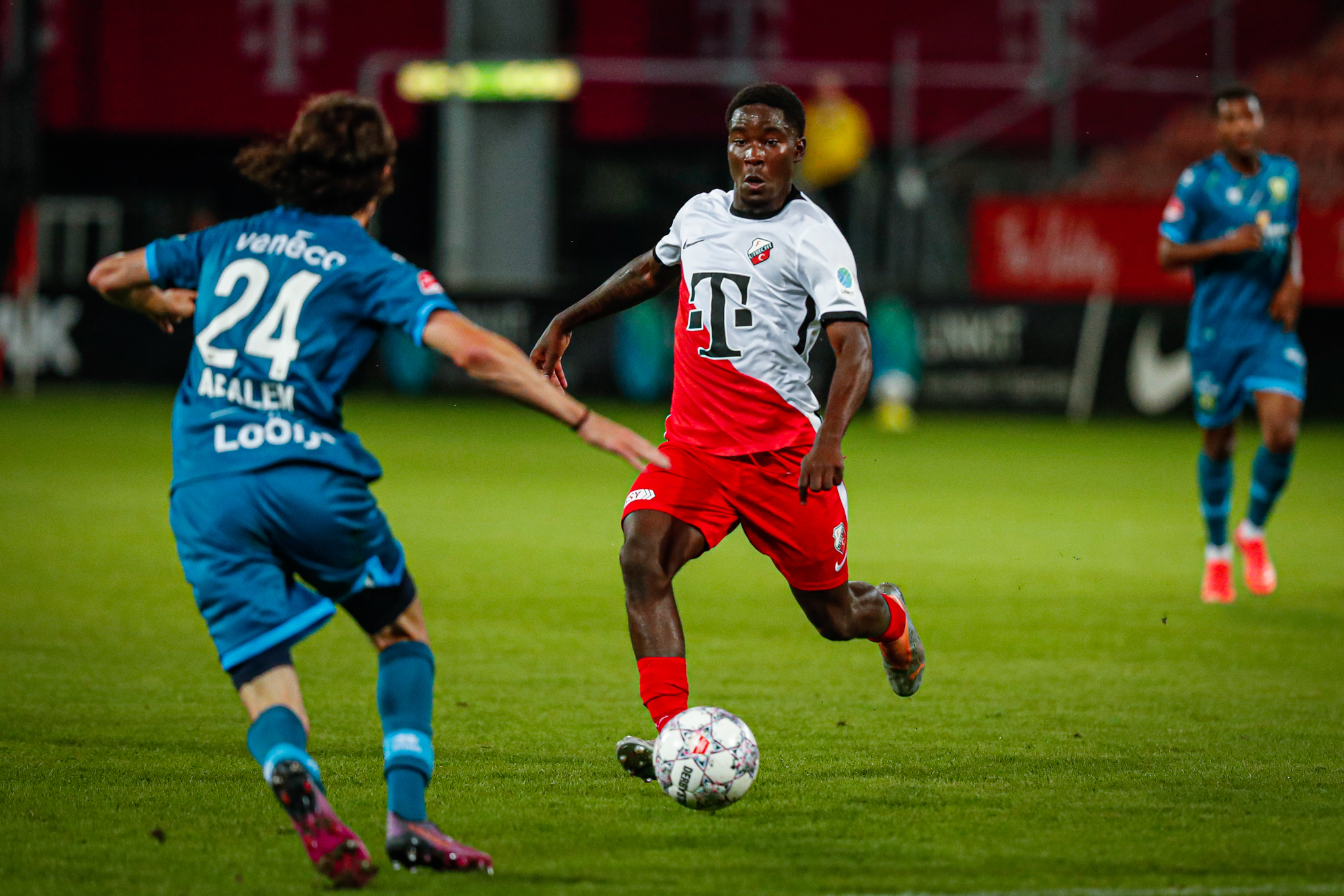 Jong FC Utrecht pakt in Velsen-Zuid de draad weer op