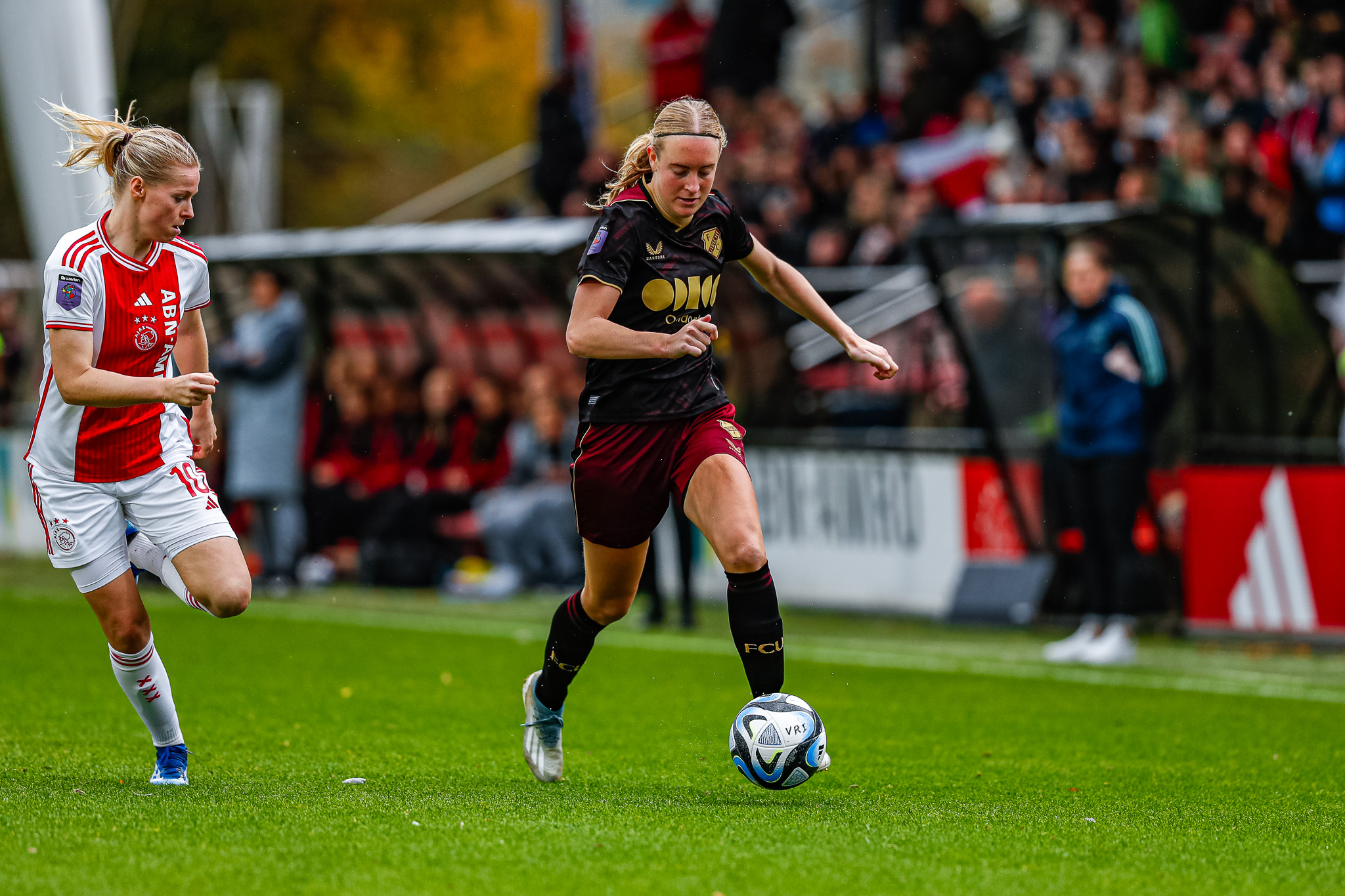 FC Utrecht Vrouwen moet onderspit delven in doelpuntrijk duel