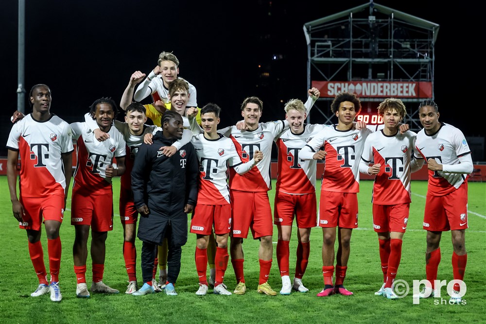 Beloftenploeg wint opnieuw van Jong Ajax