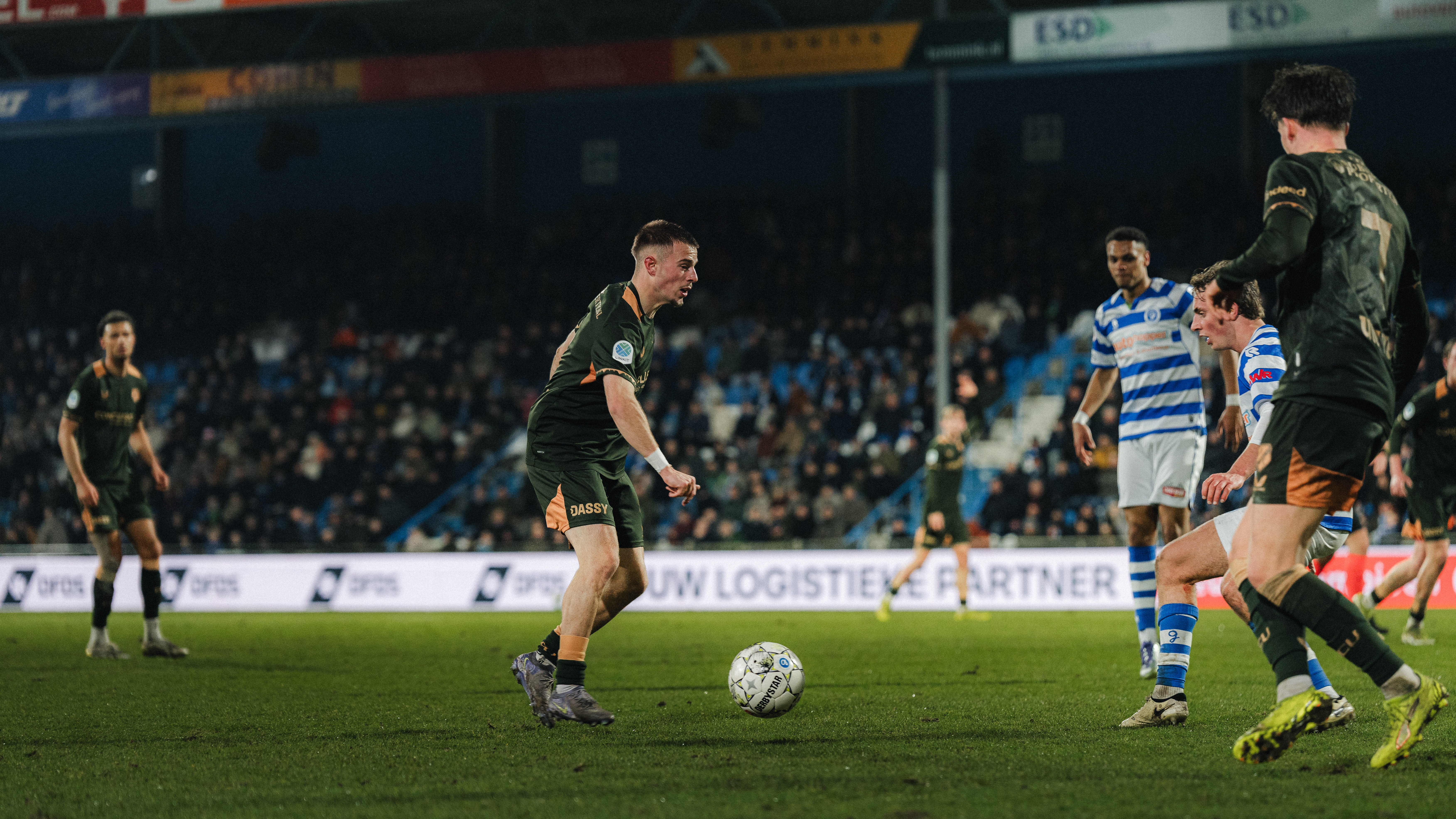 Jong FC Utrecht op bezoek bij TOP Oss