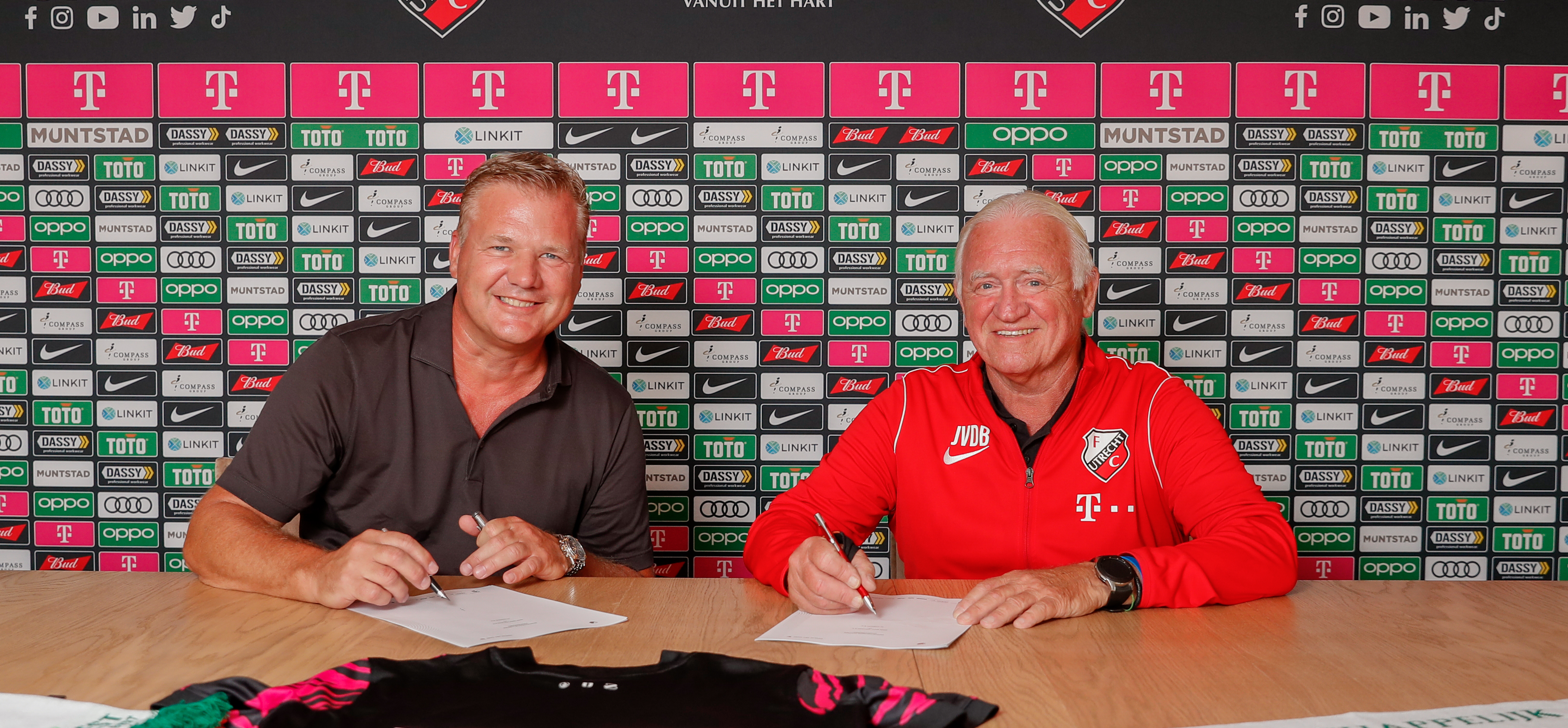 John West blijft verbonden aan FC Utrecht OldStars