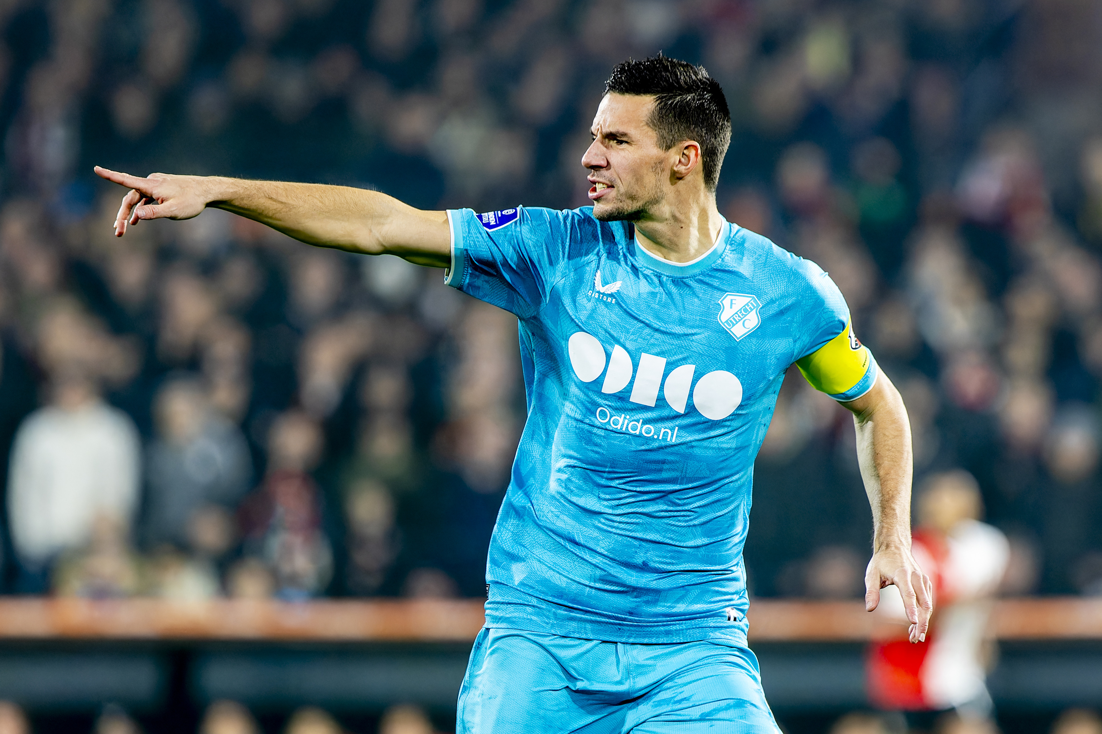 02TB4120 CR3 3816X2544