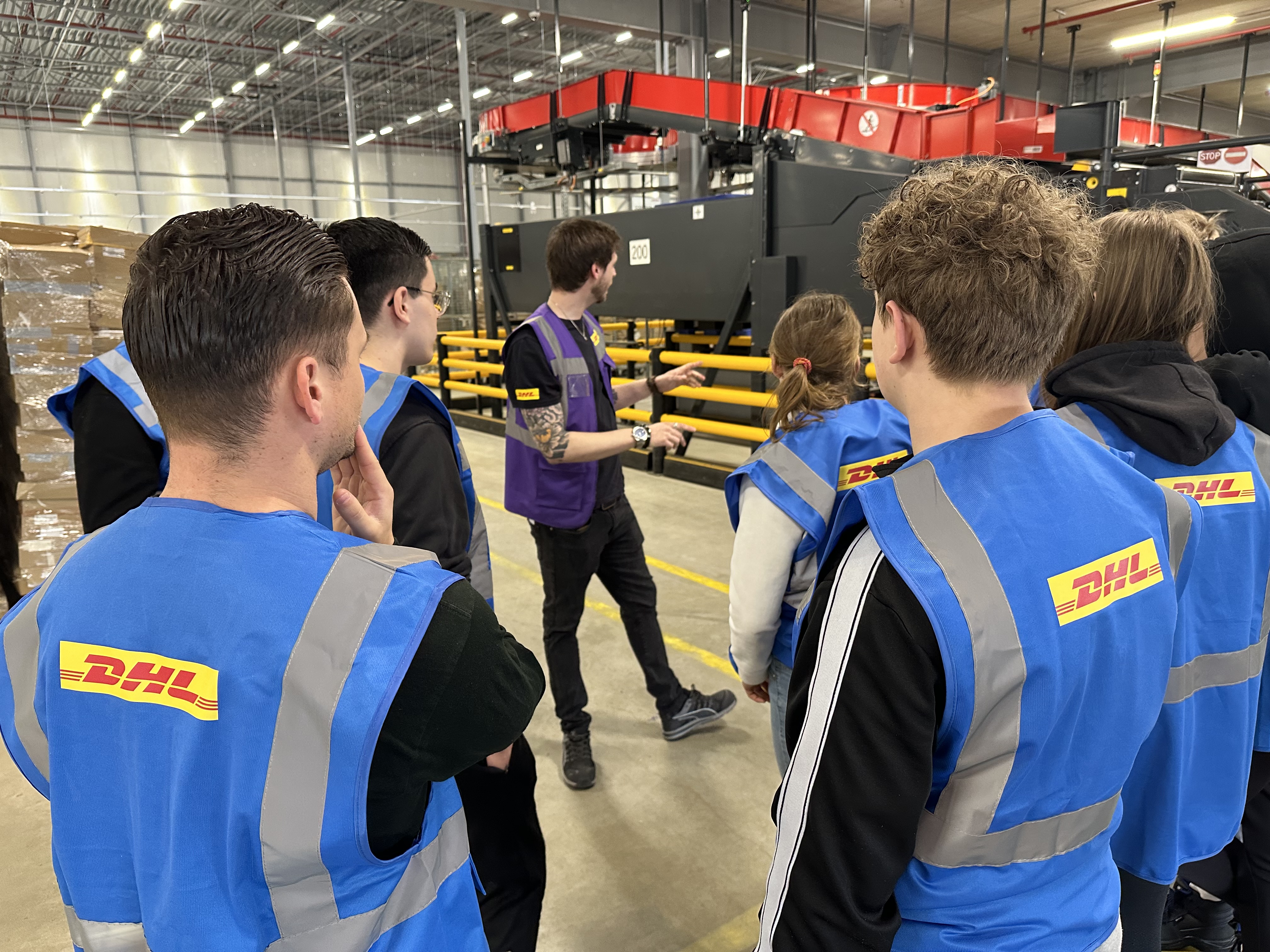 Deelnemers Talents030 te gast bij DHL