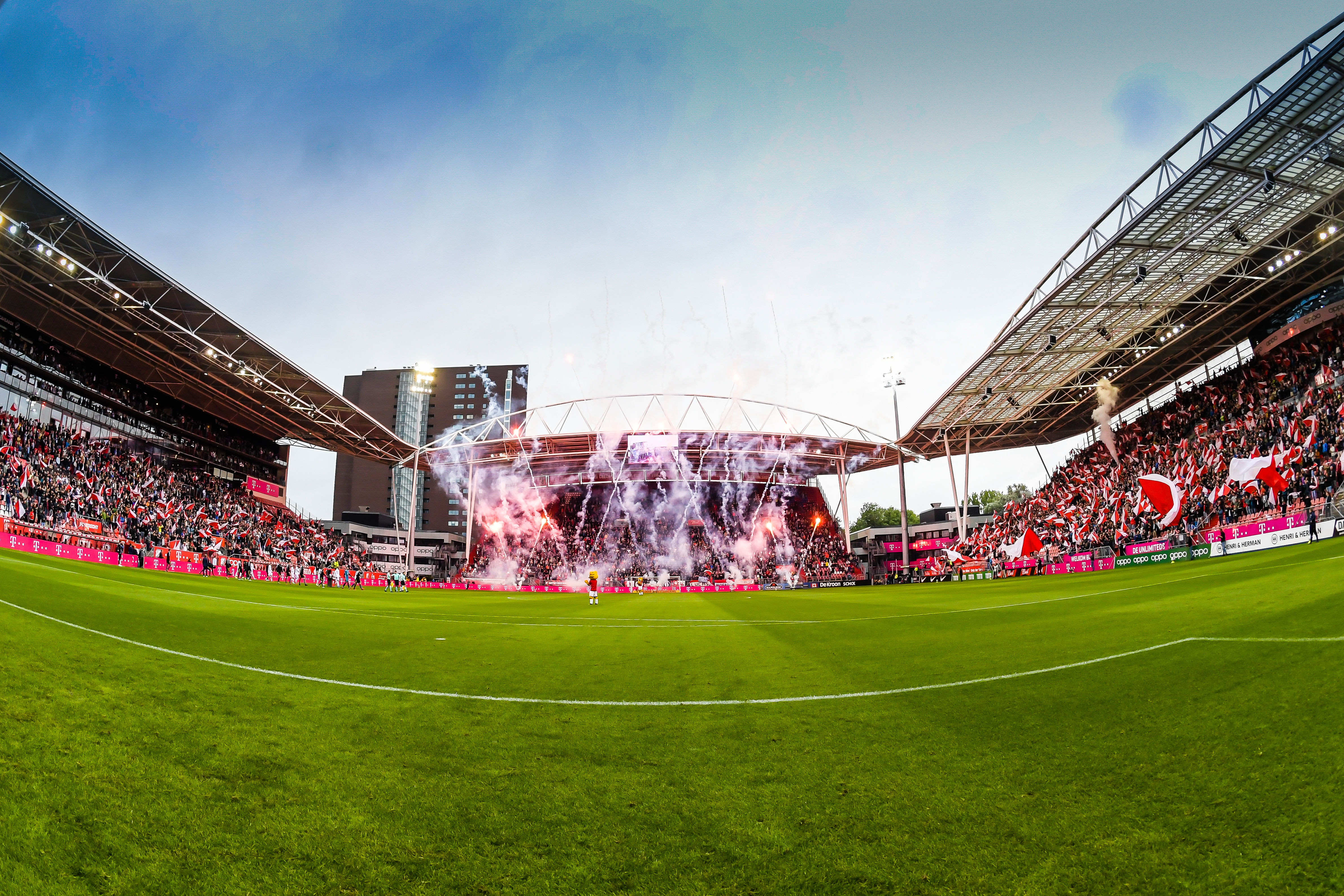 Volop activiteit op Fanplein rondom oefenduel met Shakhtar Donetsk