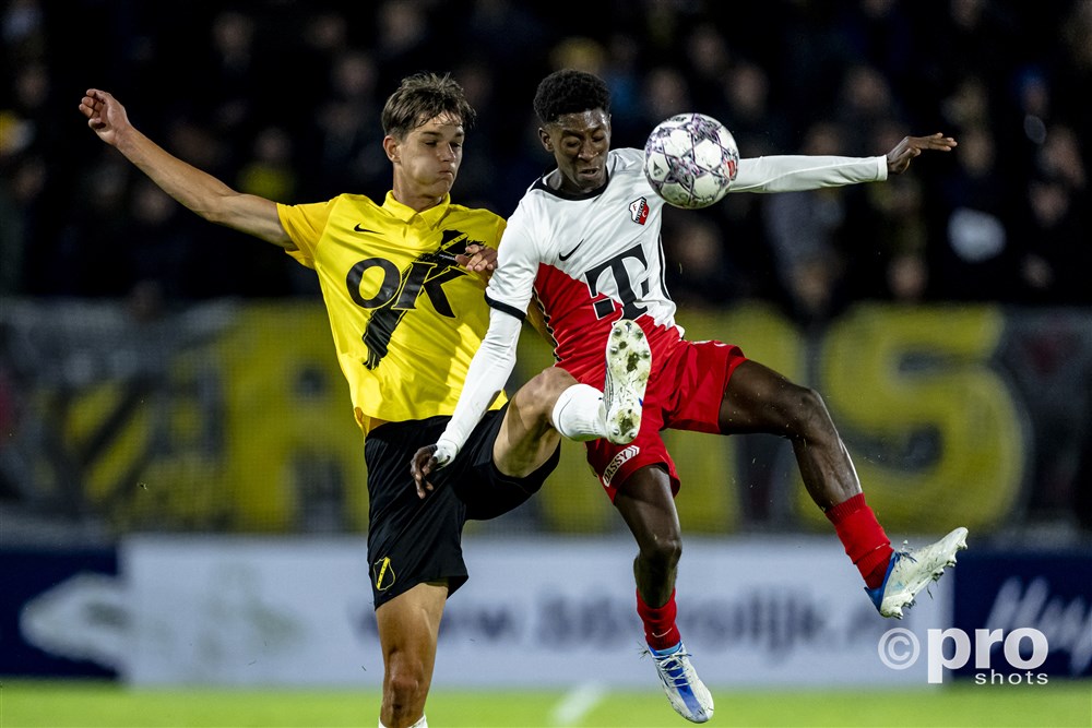 Copyright Proshots 18357078