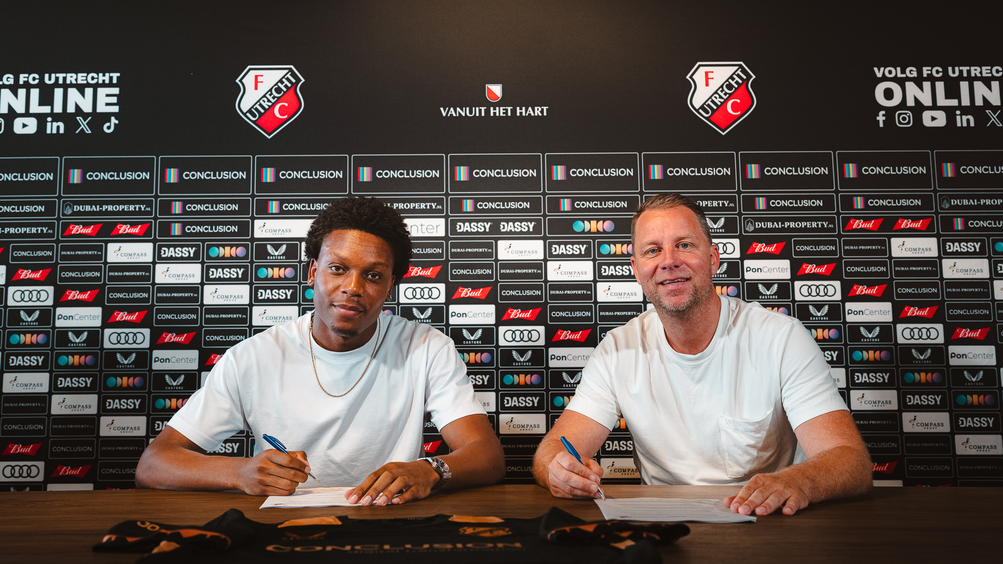 Neville Ogidi Nwankwo tekent bij FC Utrecht, op huurbasis naar Telstar