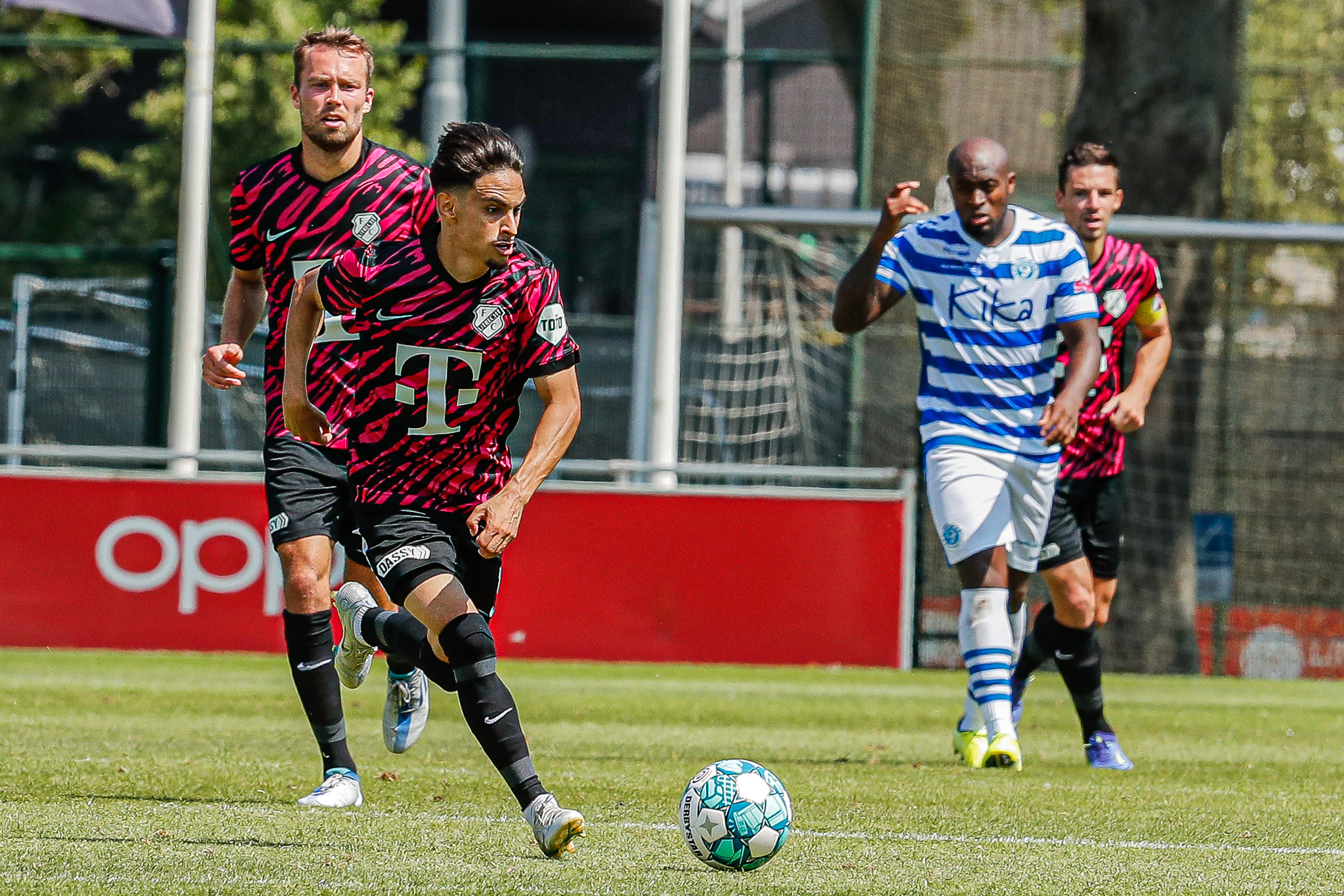 FC Utrecht oefent besloten tegen AEK Athene