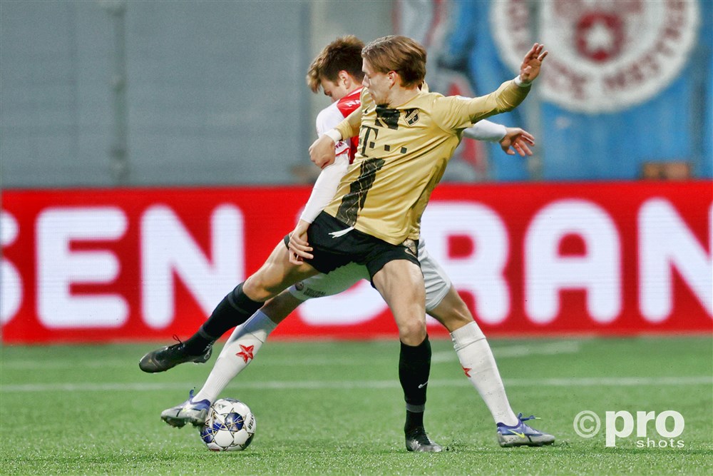 Copyright Proshots 16063148