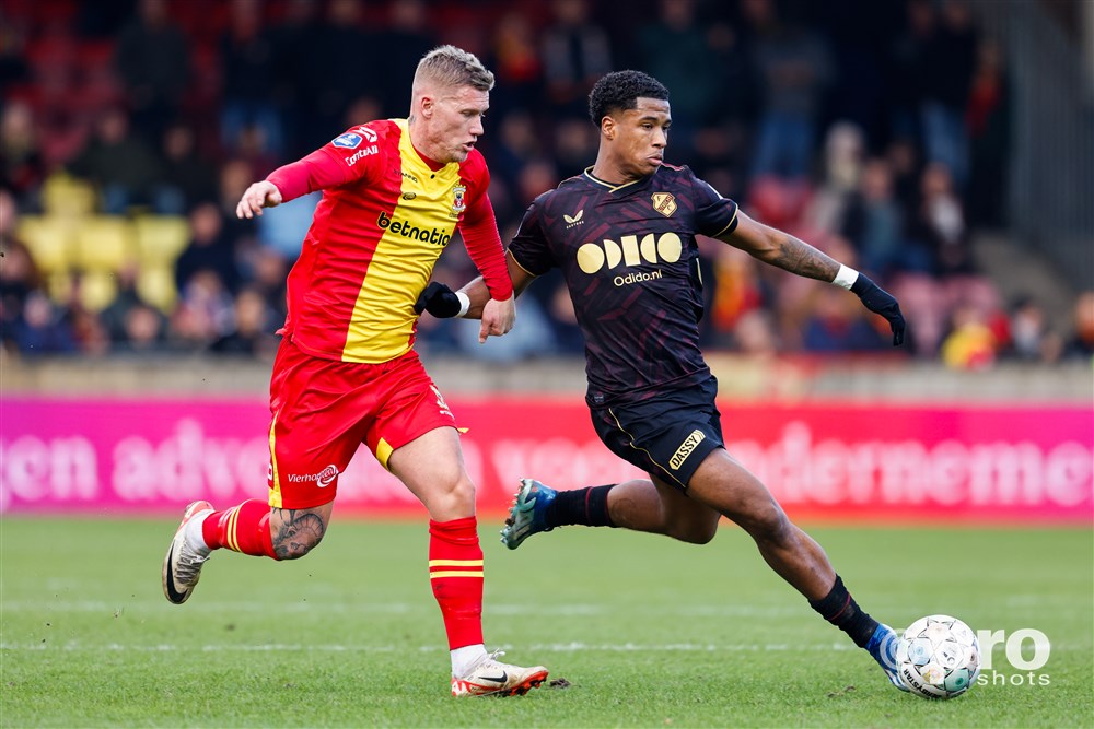 Copyright Proshots 23471100