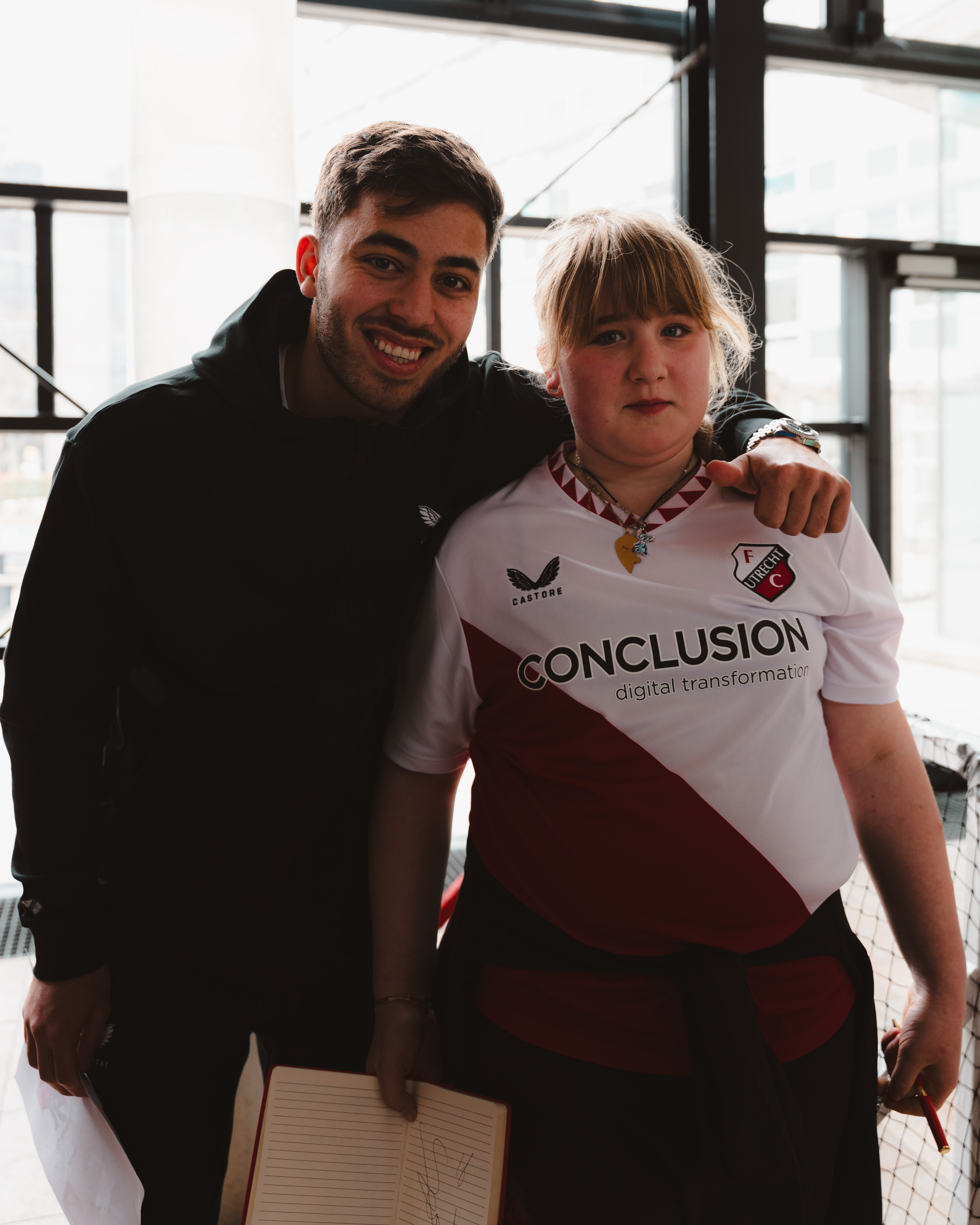 FC Utrecht bezoekt Wilhelmina Kinderziekenhuis en Prinses Máxima Centrum