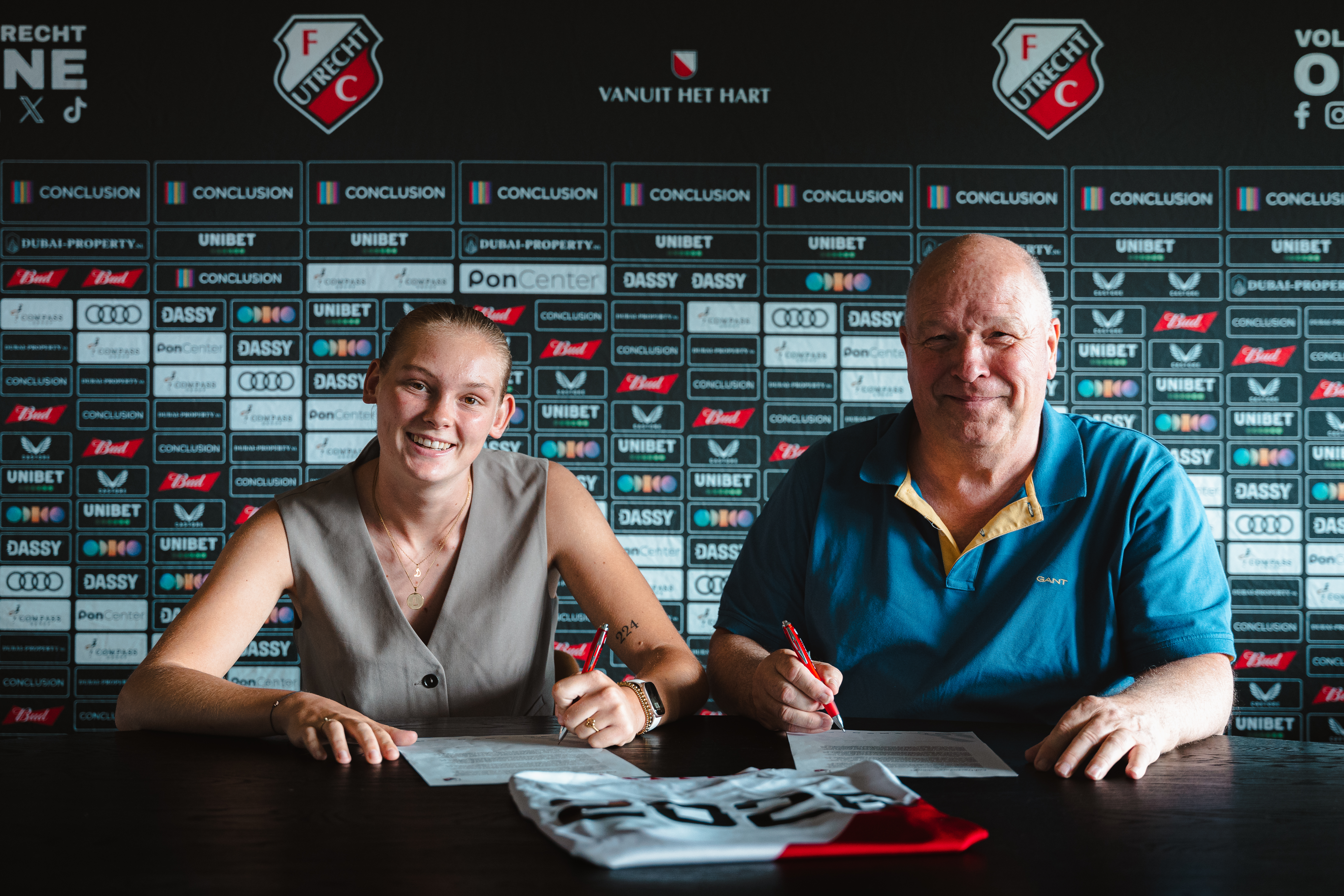 Loïs de Heus, Sam de Jong en Joni Paliama verlengen bij FC Utrecht Vrouwen