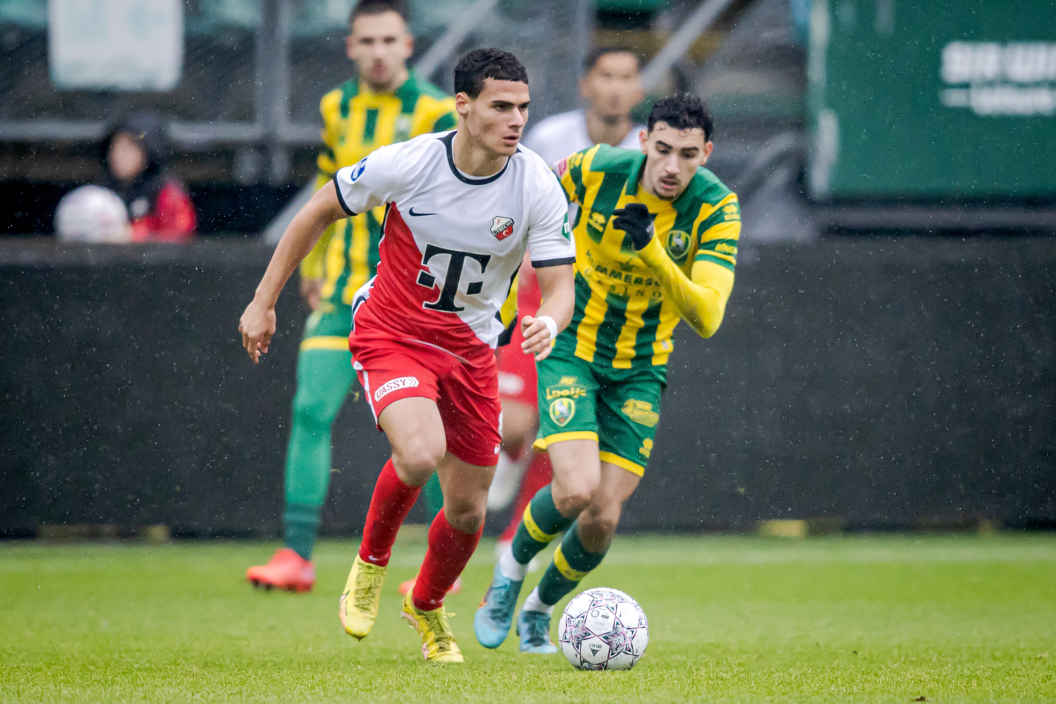 Geen winnaar bij doelpuntrijk oefenduel