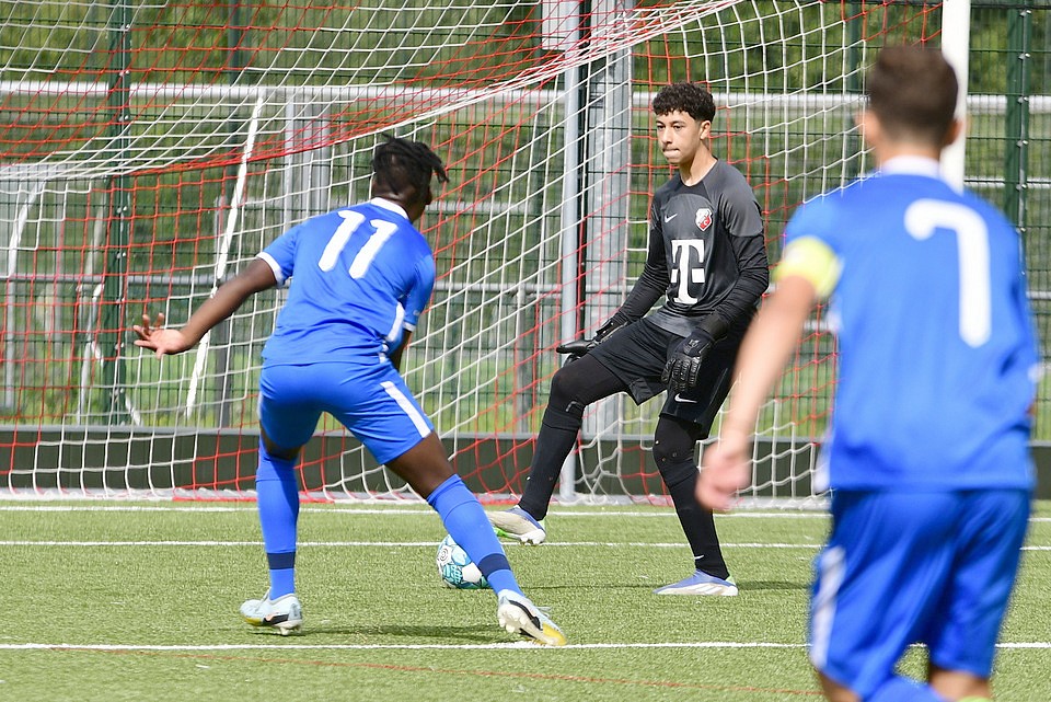 20220910 FCUO15 AZO15 008