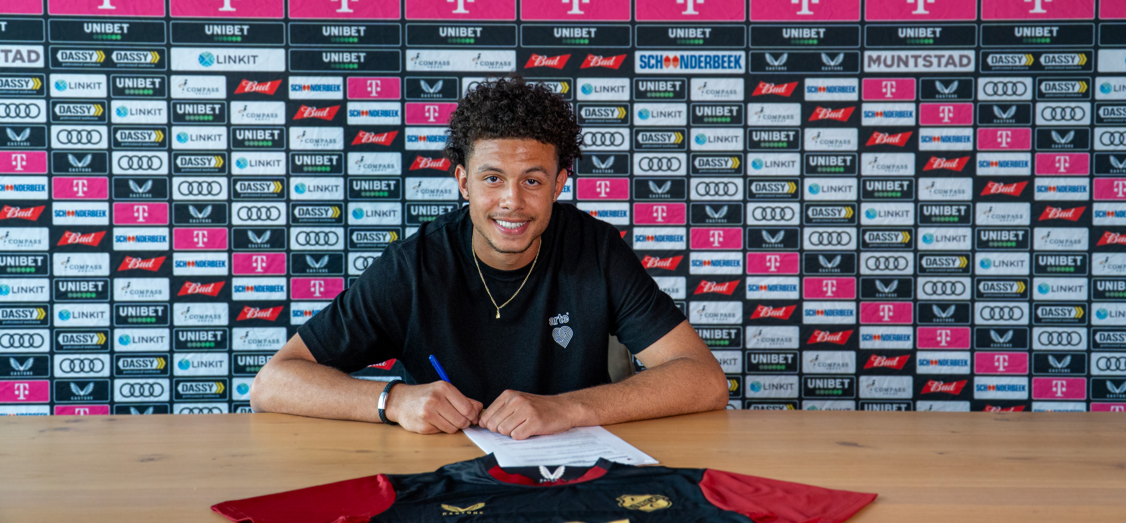 Neal Viereck versterkt Jong FC Utrecht