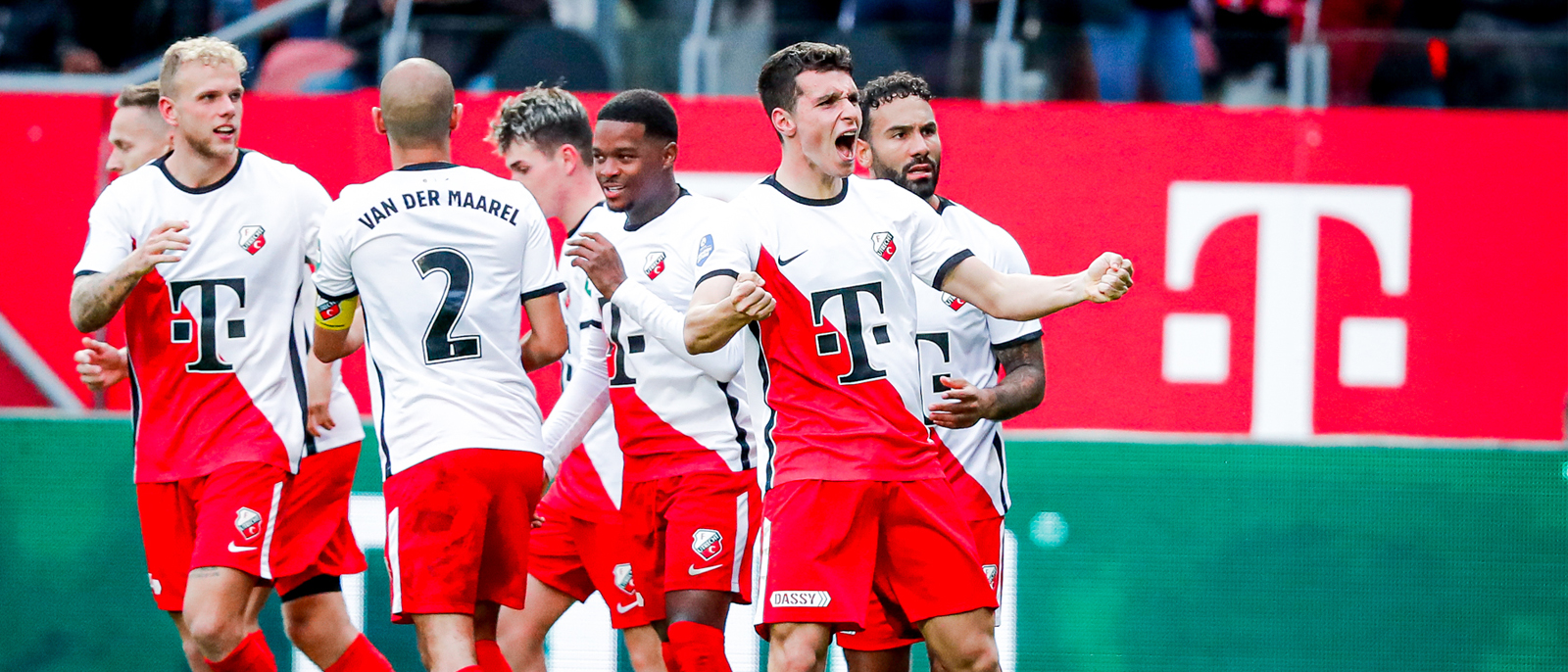 FC Utrecht wint in sfeervol Stadion Galgenwaard