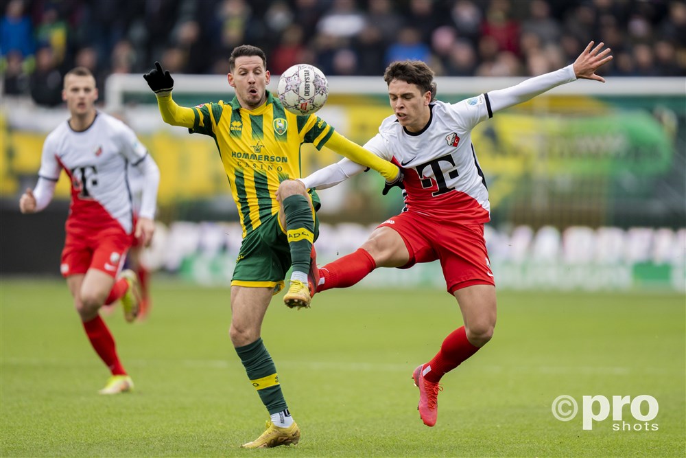 Jong FC Utrecht op bezoek bij nummer twee Heracles Almelo