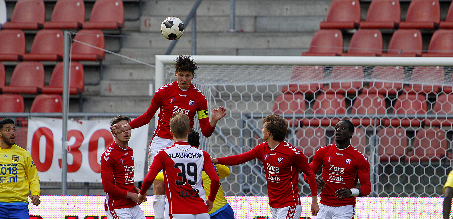 Jong FC Utrecht bij SV Houten op bezoek