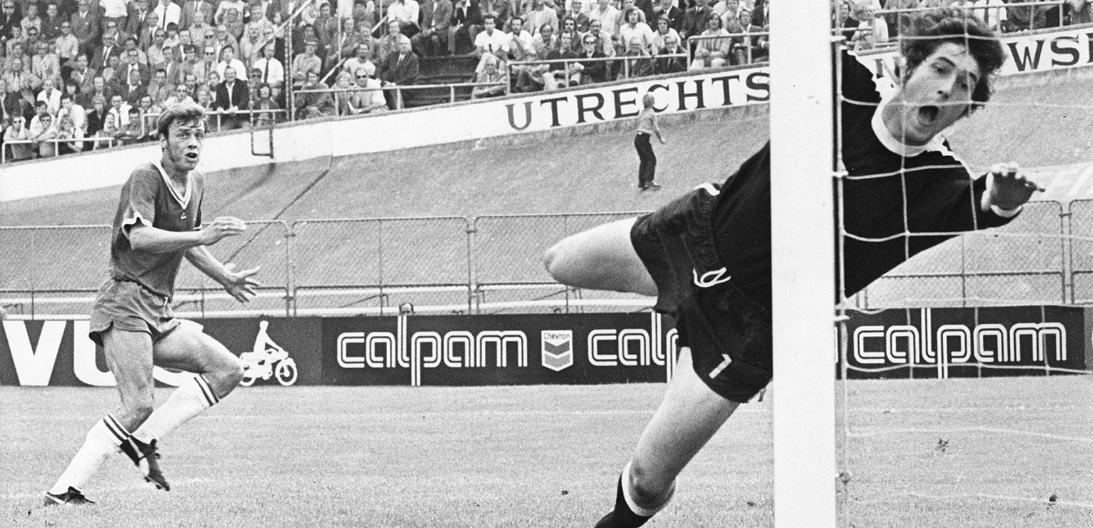 AZ na treffer Zivkovic zesde lid 'Club van 100'