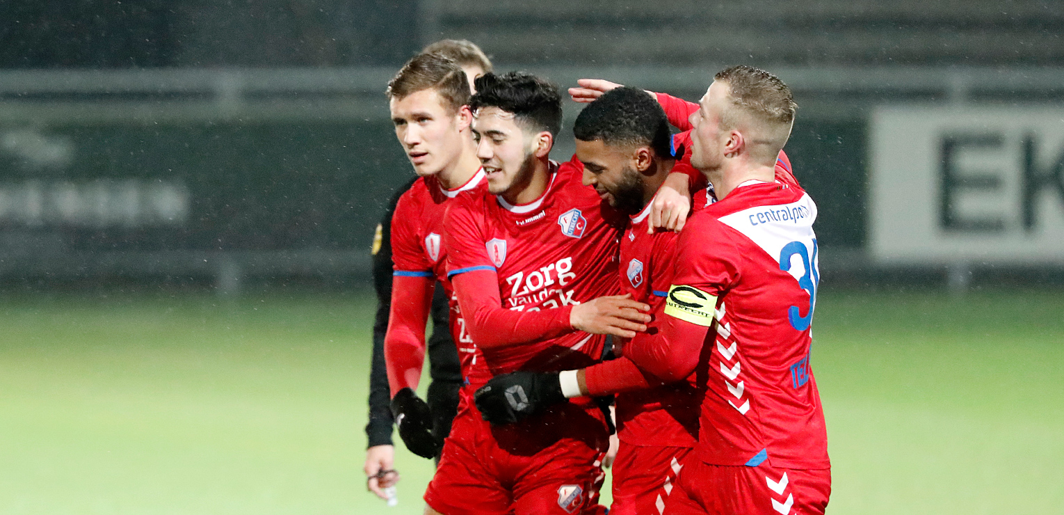 Jong FC Utrecht op bezoek in Wijdewormer