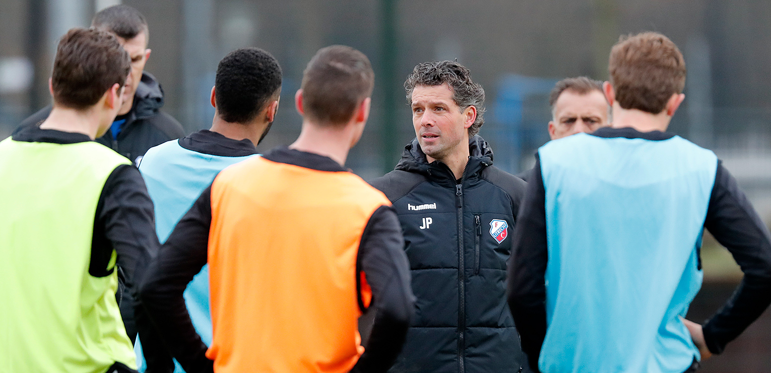 De Jong: ‘Reserves kloppen aan de deur’