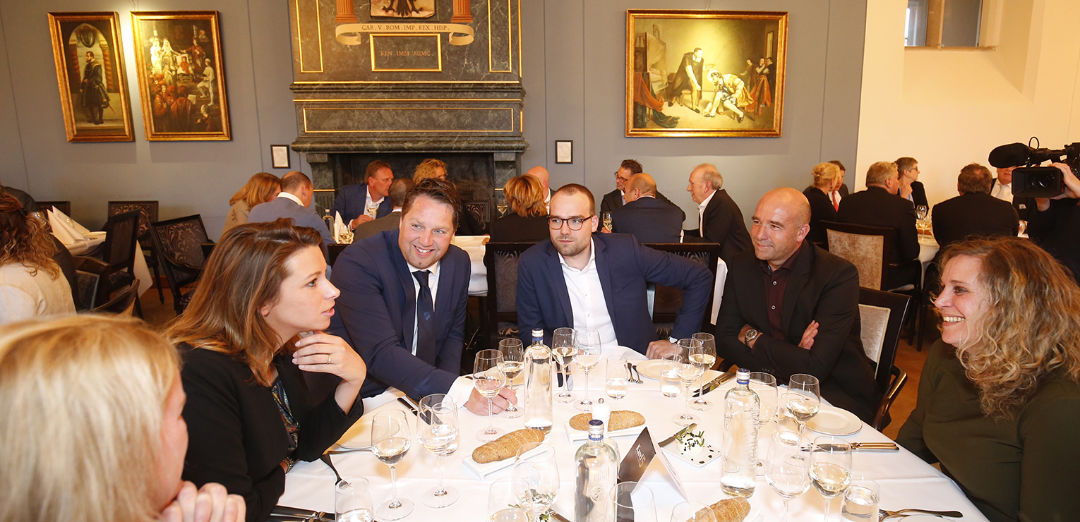 Drukbezocht FC Utrecht Business Diner in historische omgeving