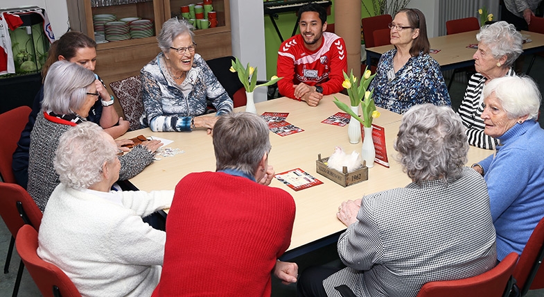 Provinciebezoek: de krant lezen in Zeist