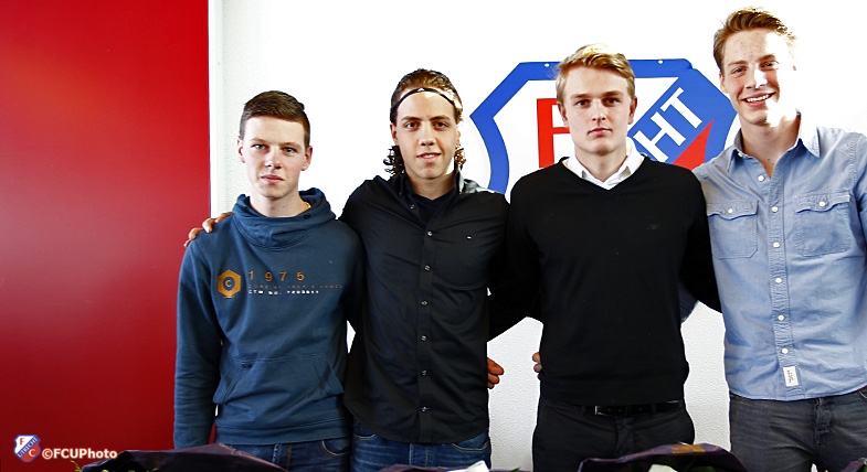 Vier talenten tekenen eerste contract